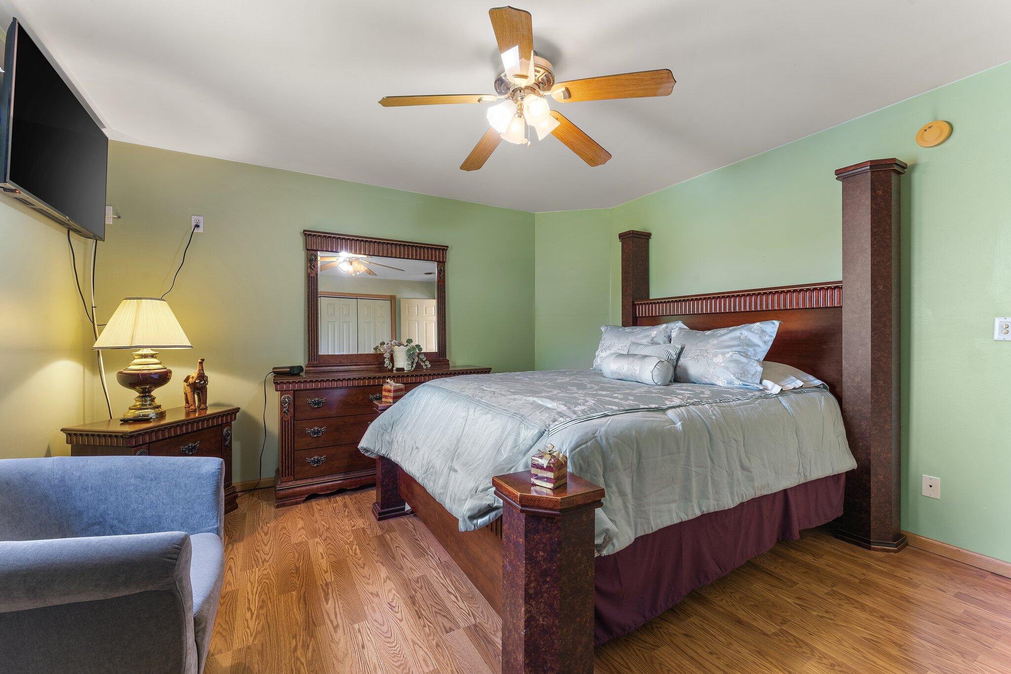 378 Lake Vista Court