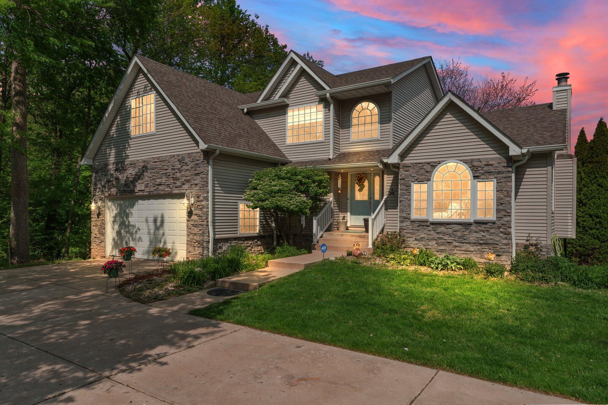 378 Lake Vista Court
