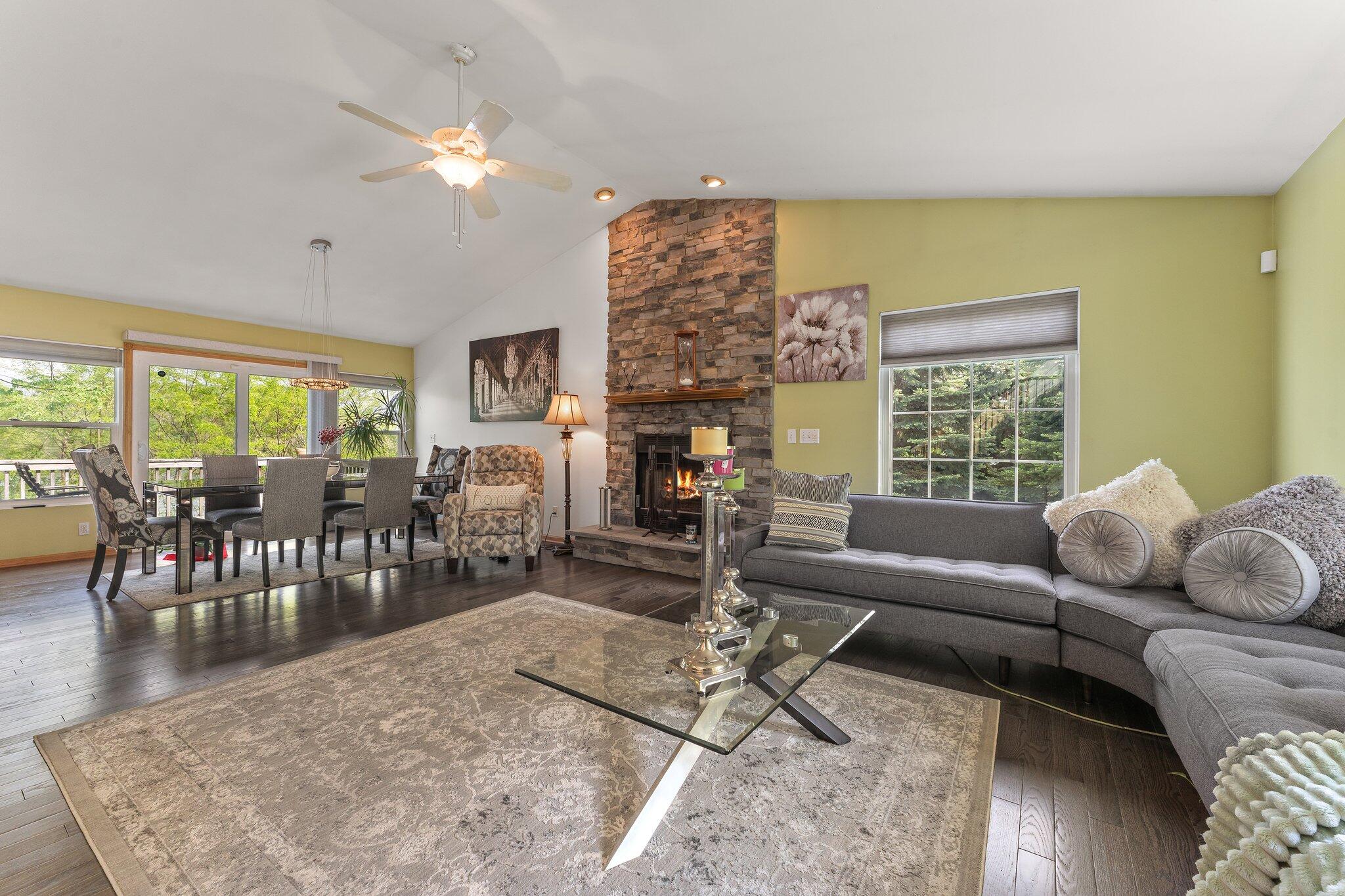 378 Lake Vista Court