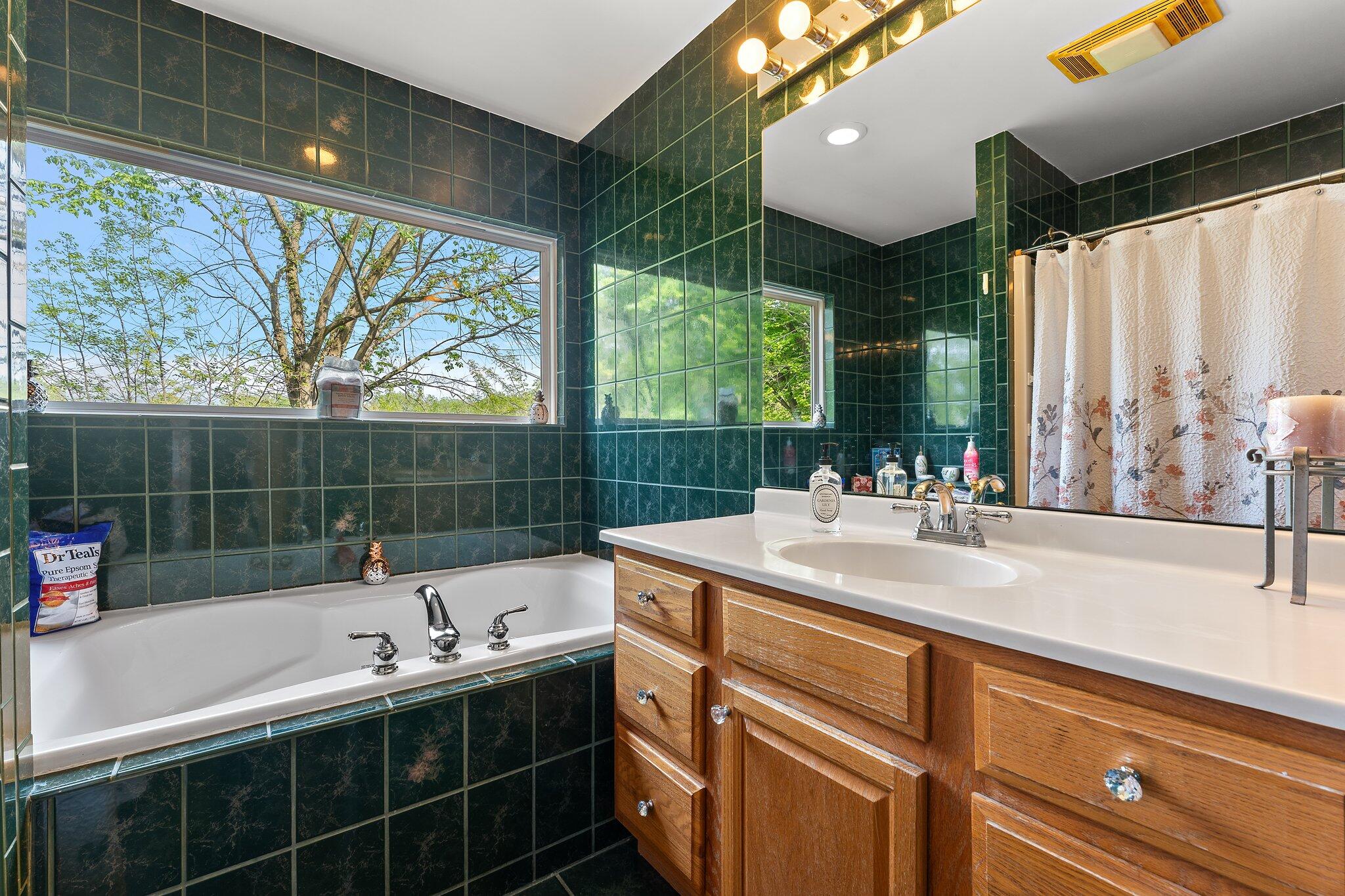 378 Lake Vista Court