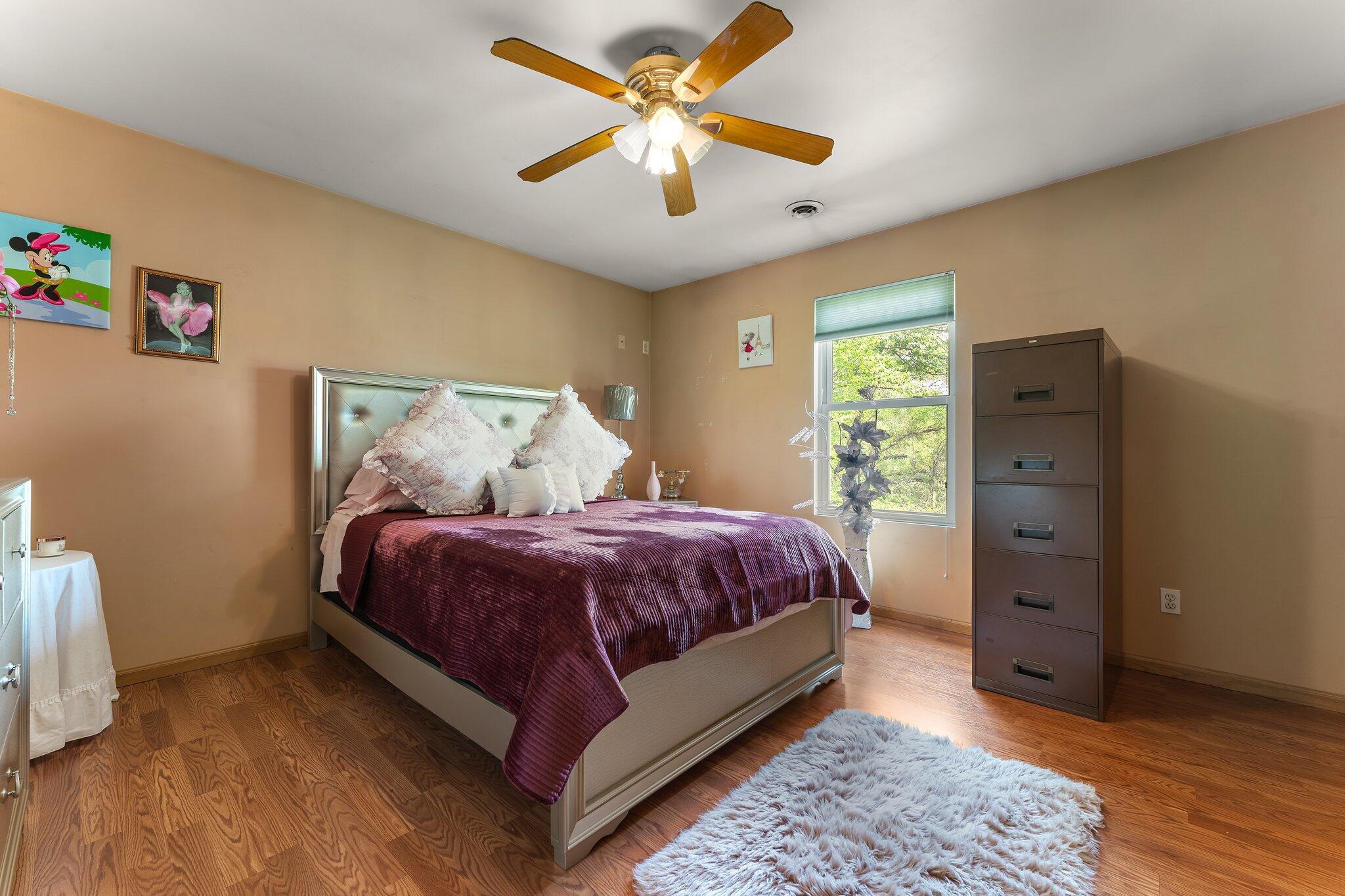 378 Lake Vista Court