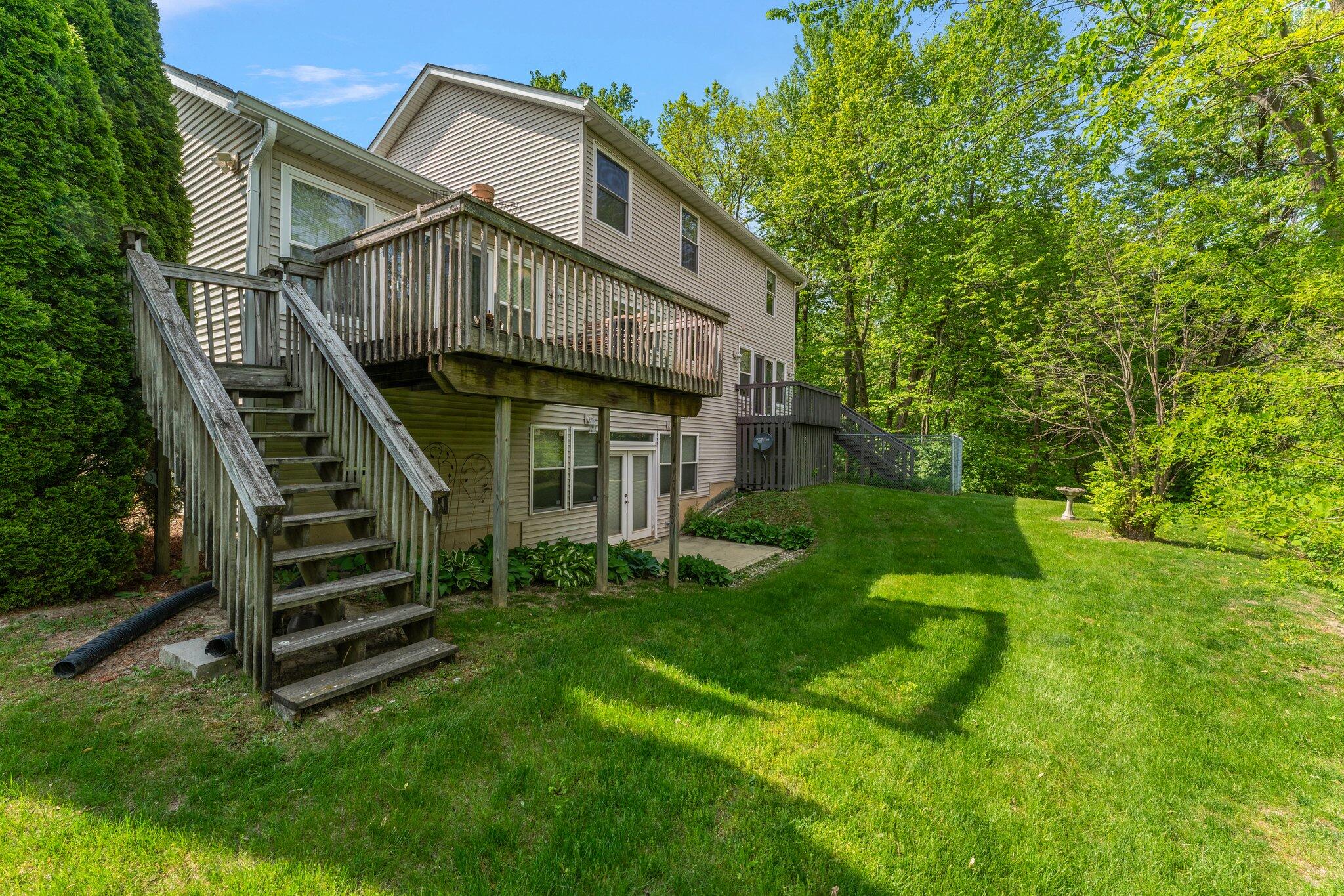 378 Lake Vista Court
