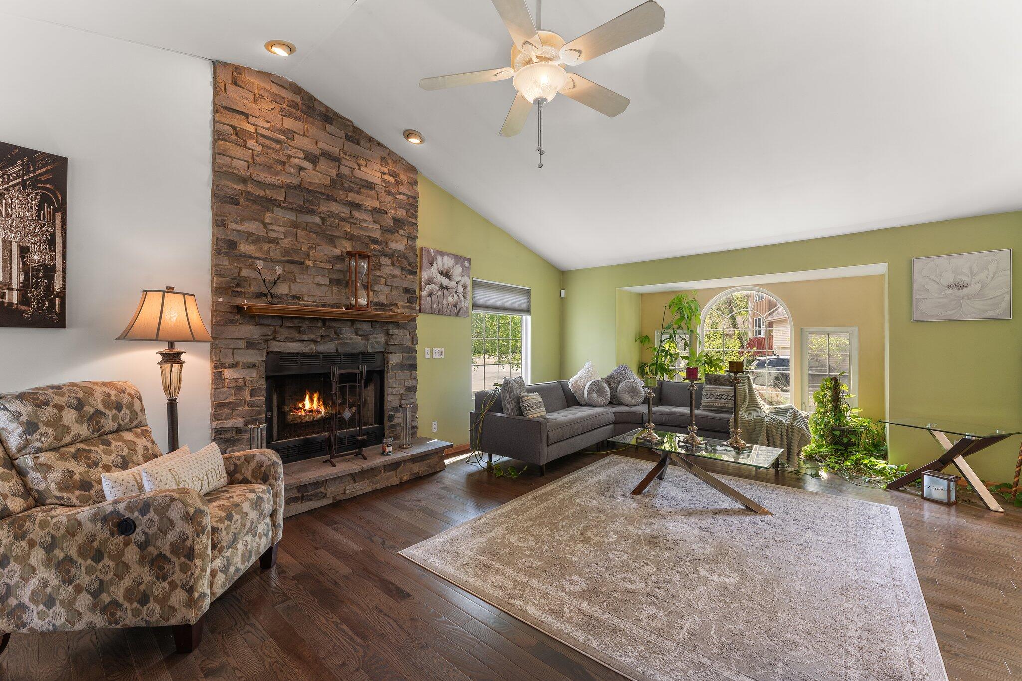 378 Lake Vista Court
