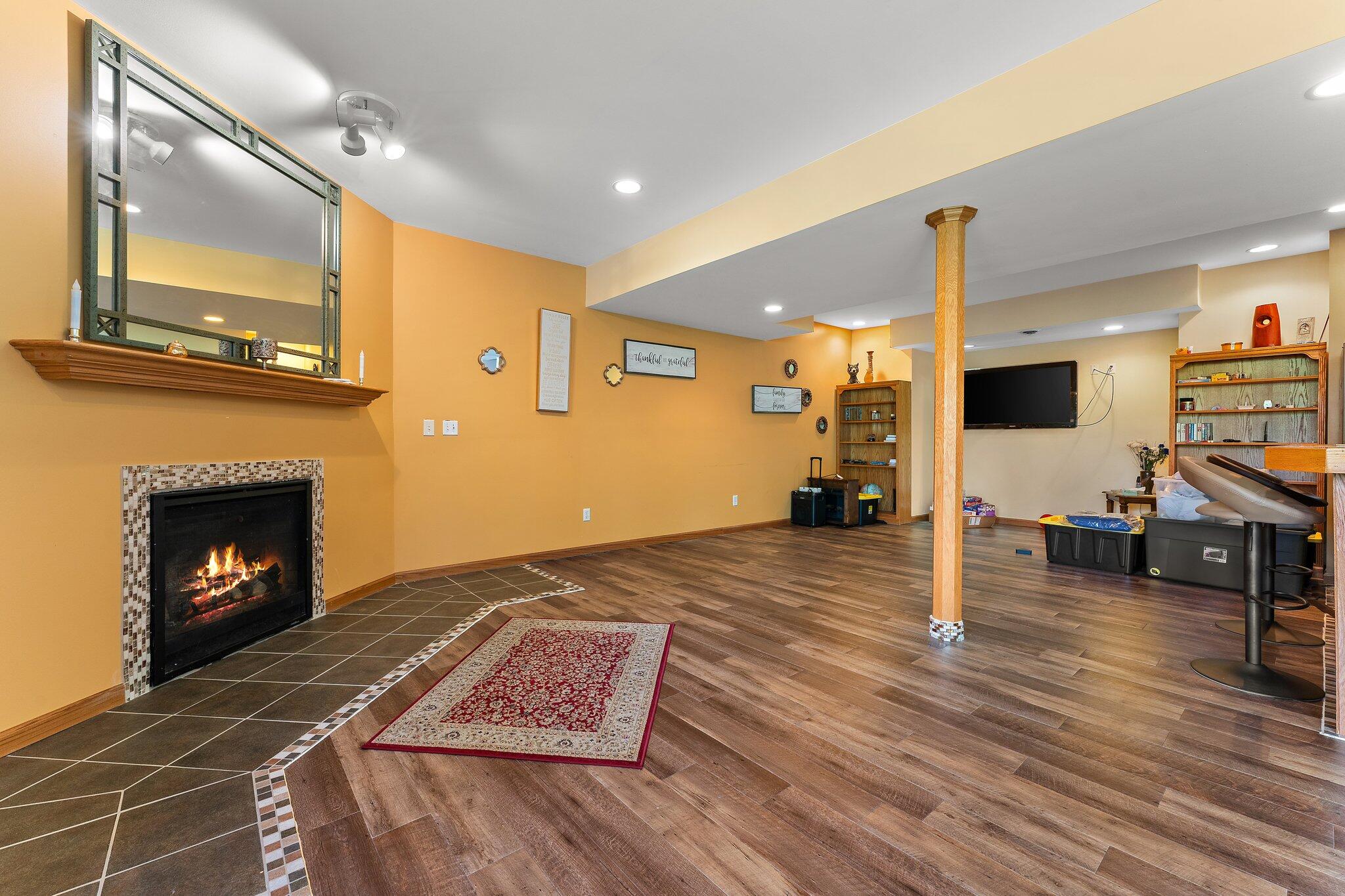 378 Lake Vista Court