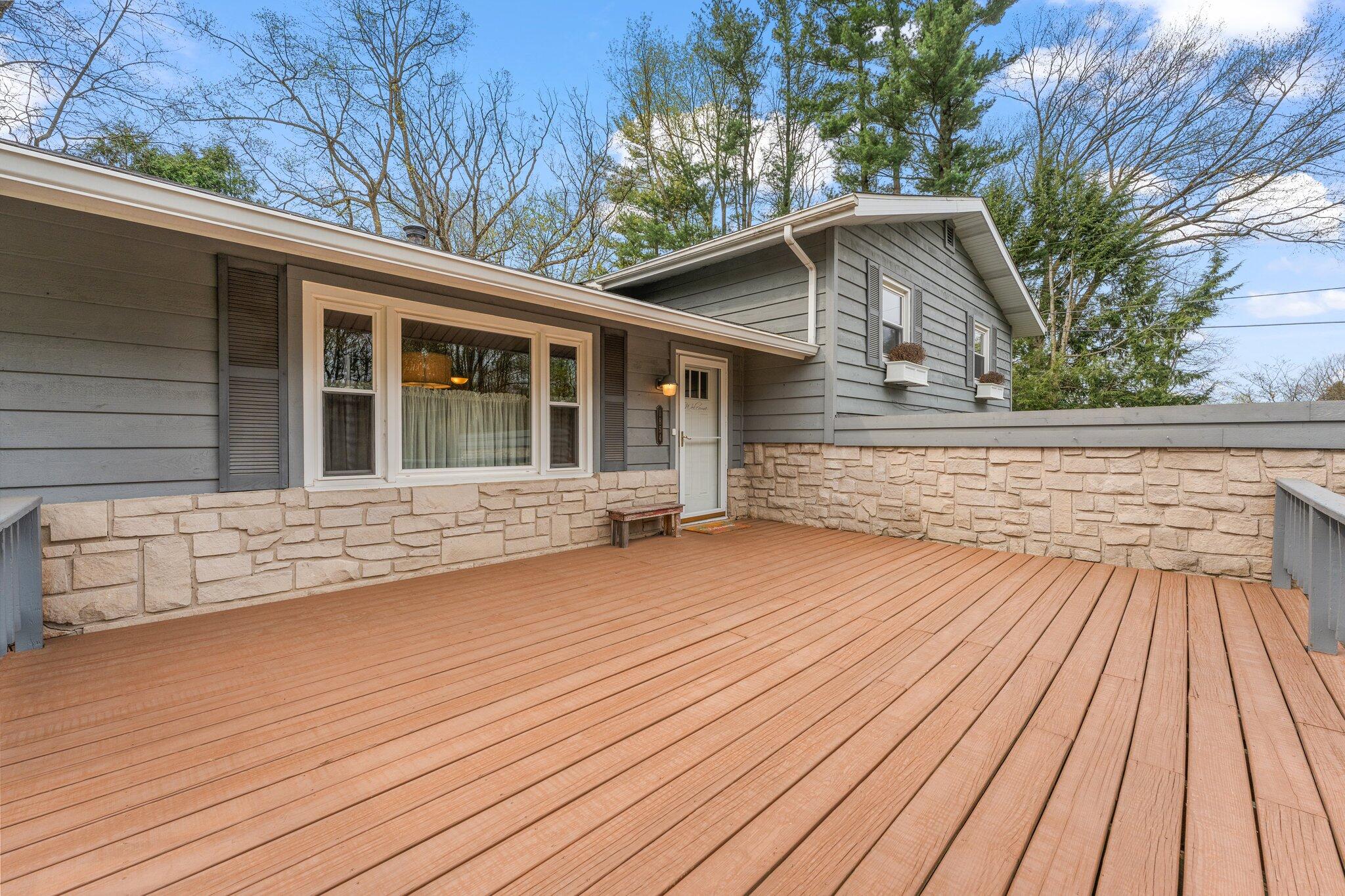 1854 Woodridge Circle