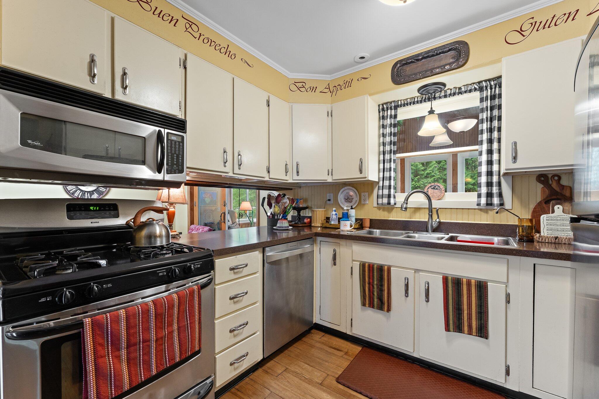 1854 Woodridge Circle