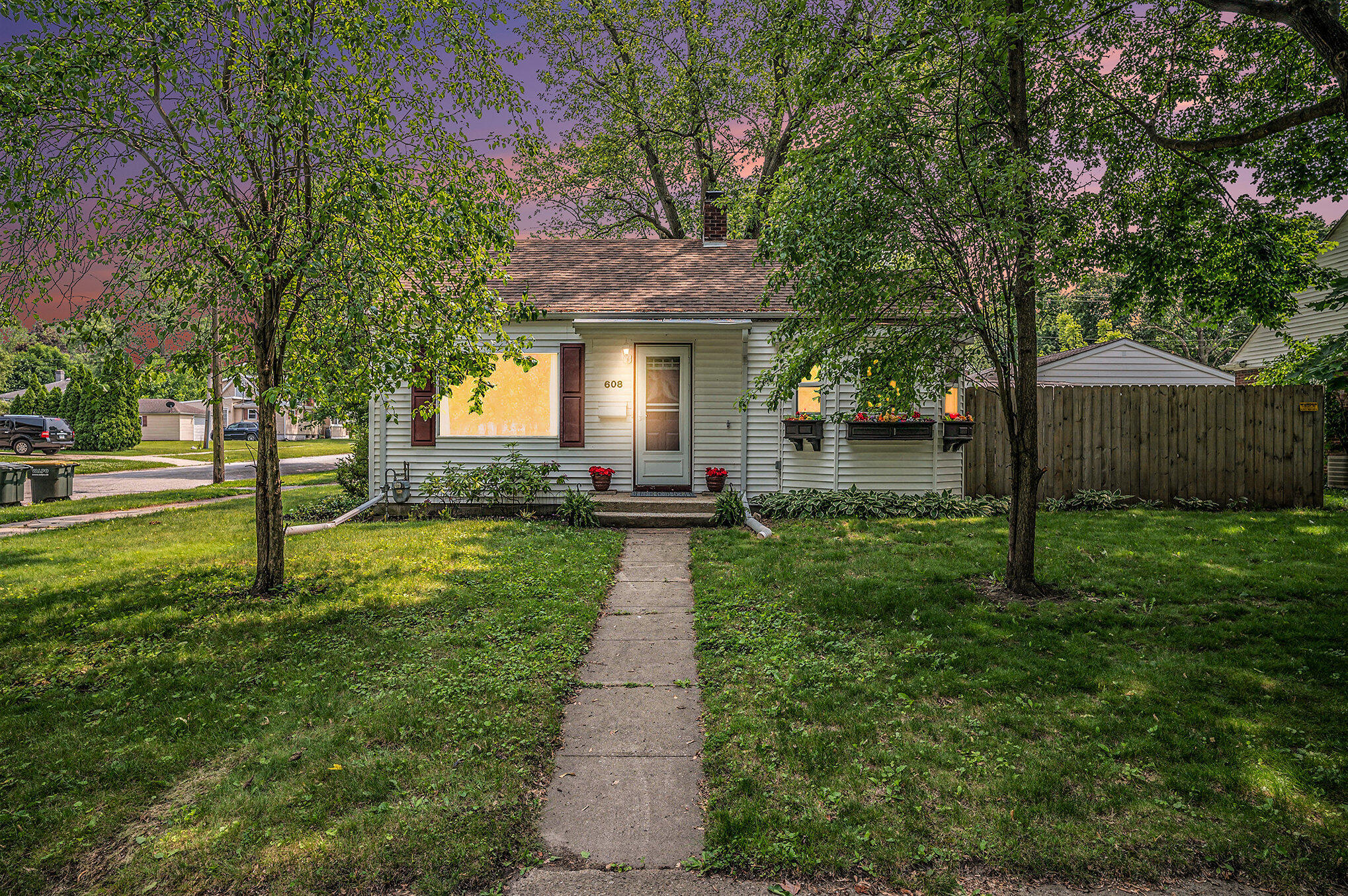 608 Oak Street