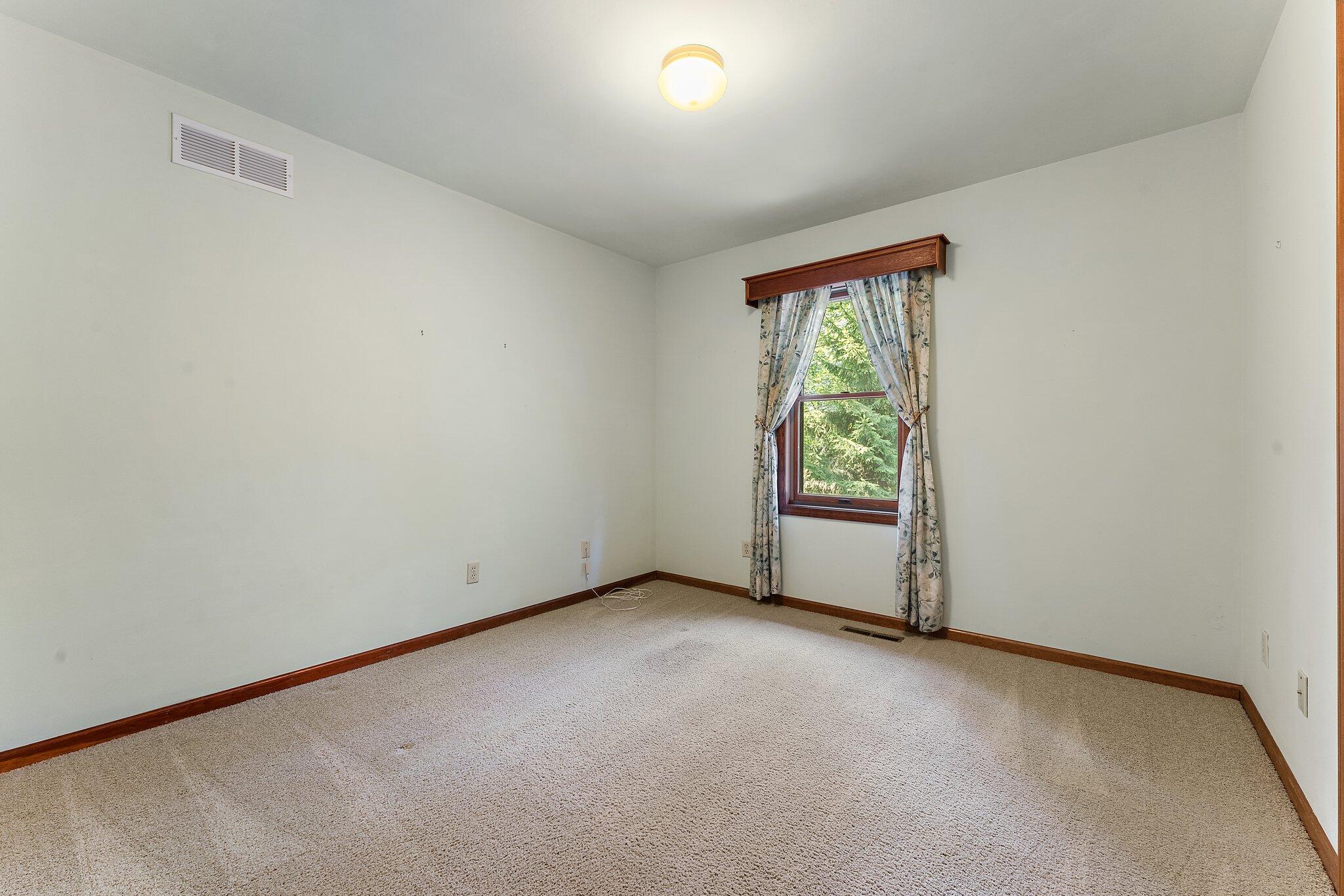 535 N 106 W