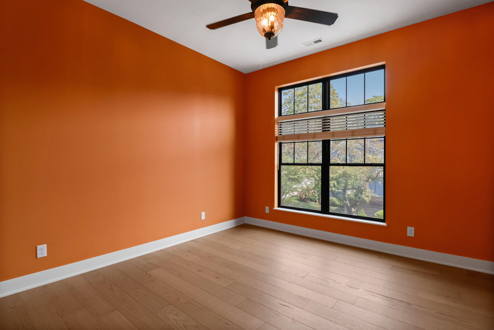 208 N Campbell Street Unit: #202