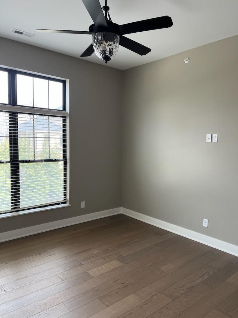 208 N Campbell Street Unit: #202