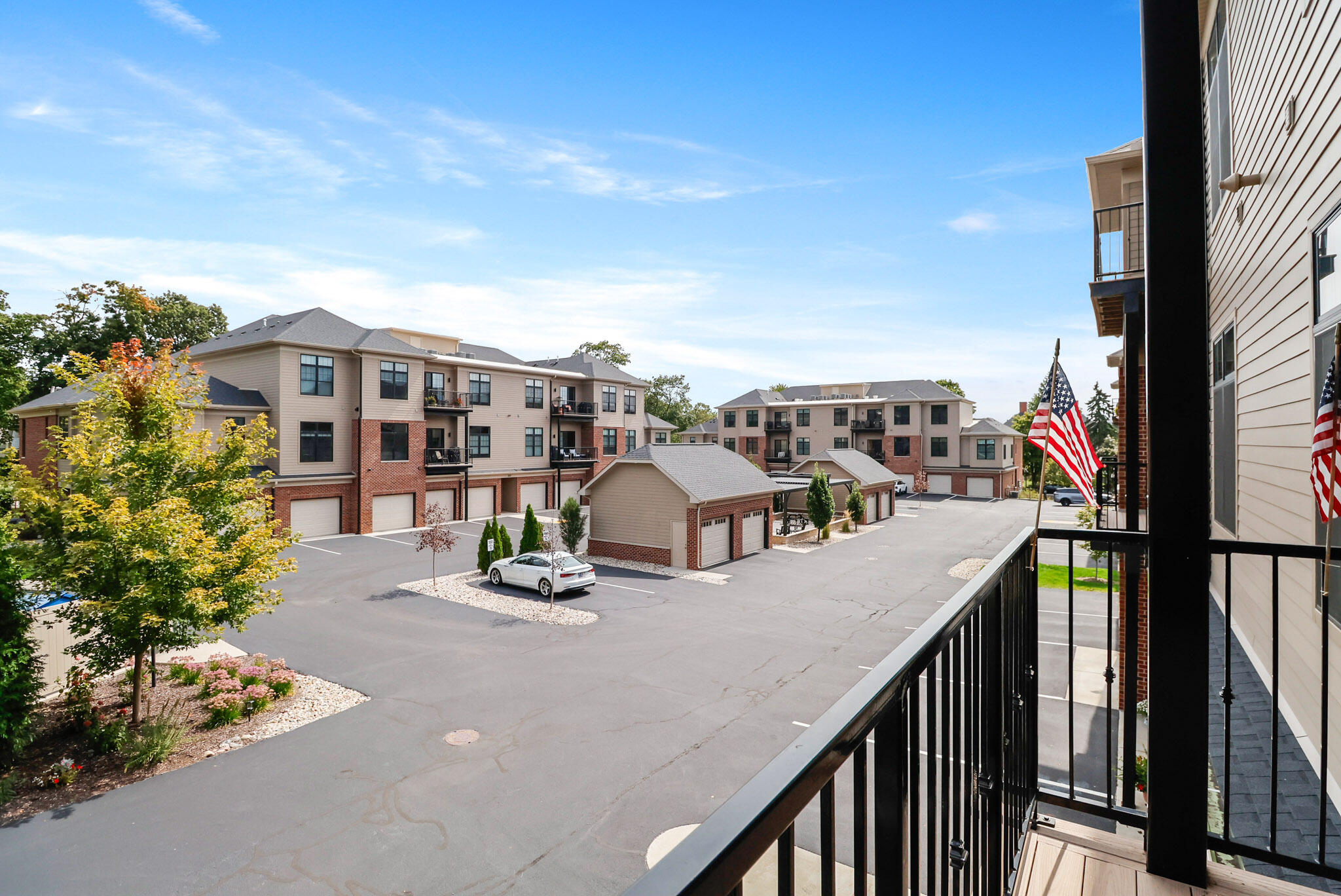 208 N Campbell Street Unit: #202