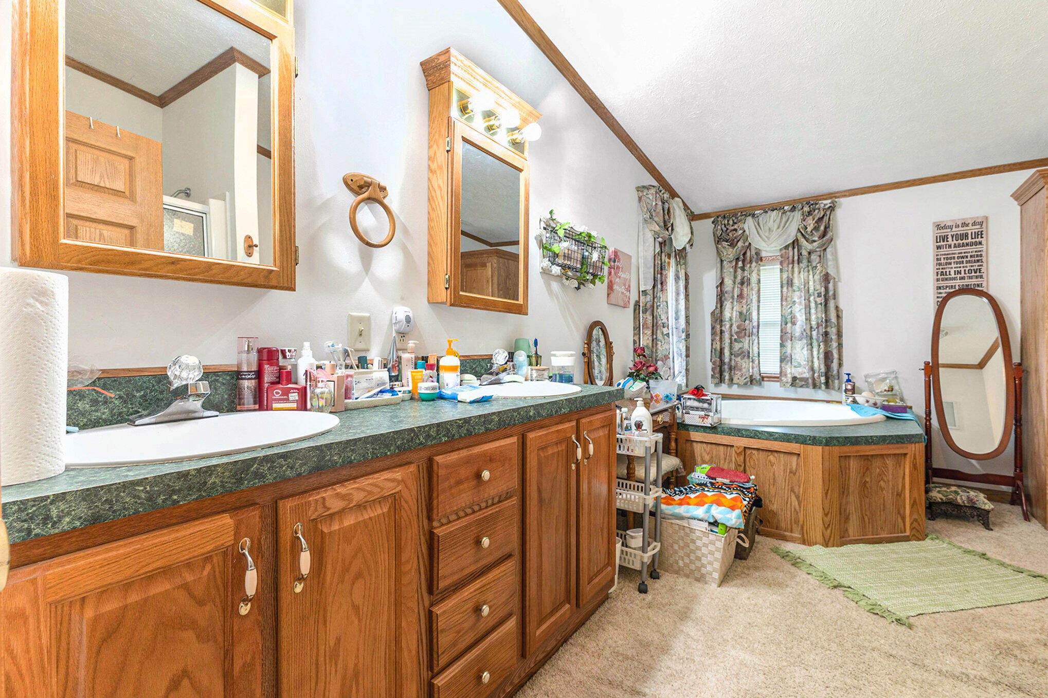 521 W 49th Avenue