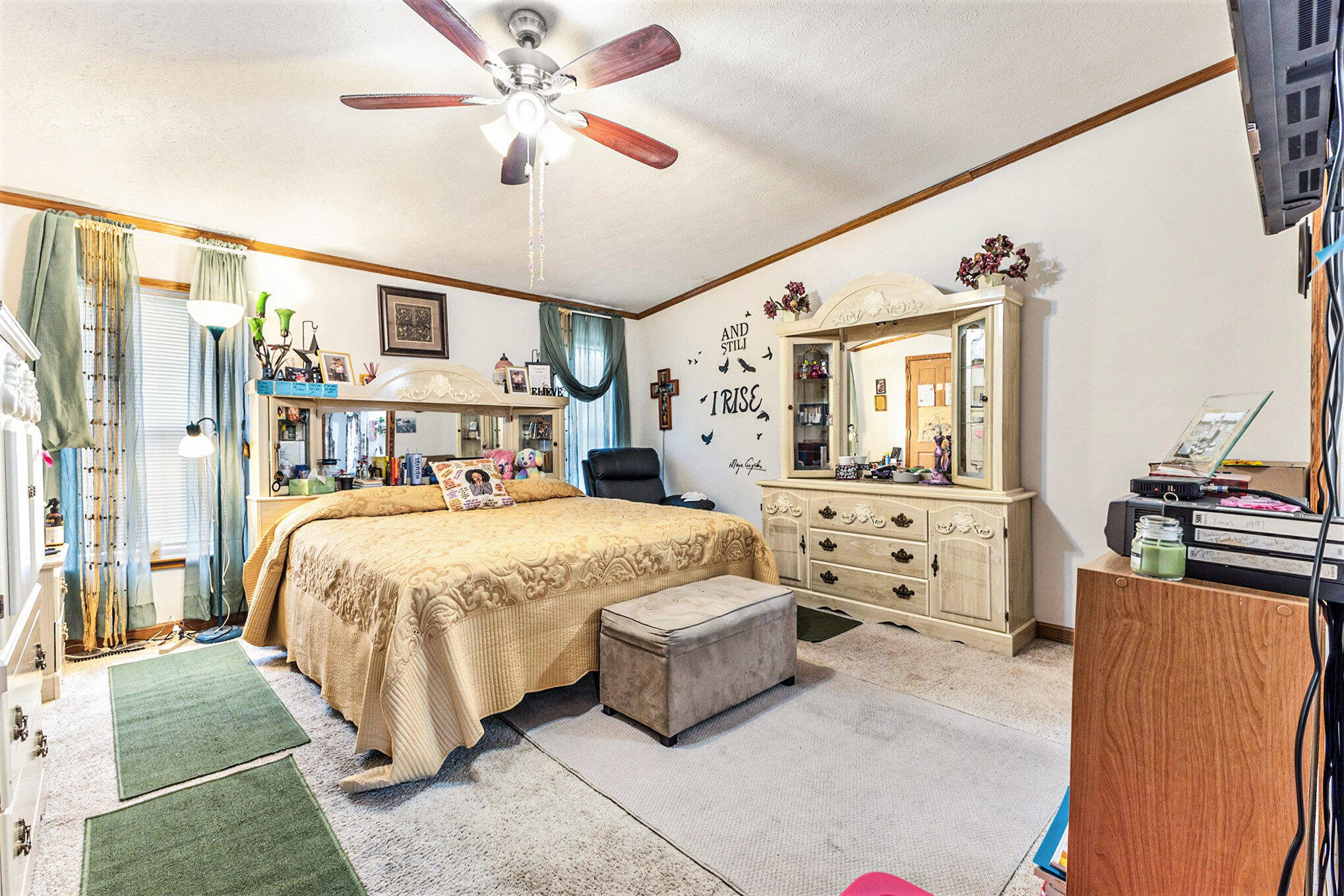 521 W 49th Avenue