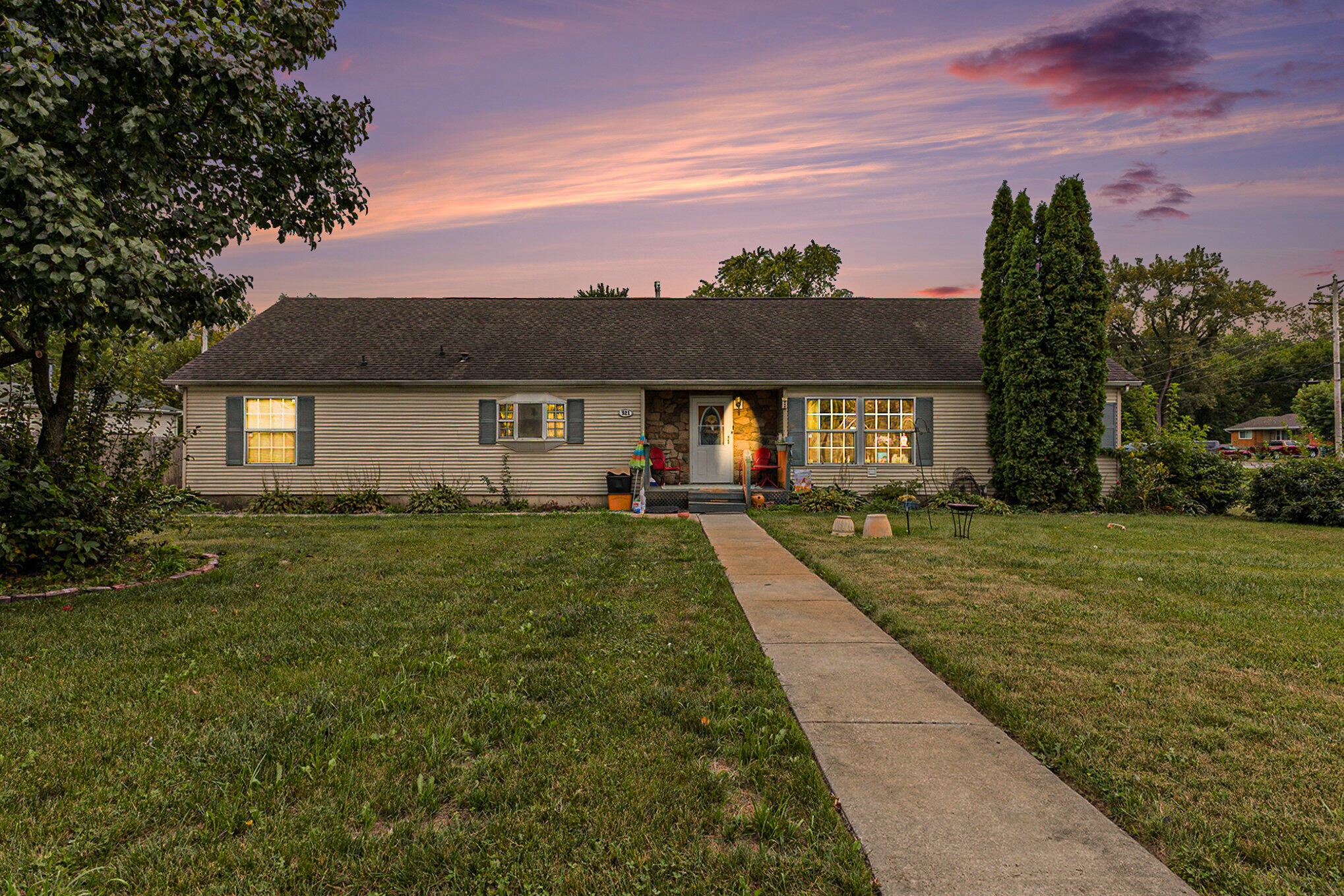 521 W 49th Avenue