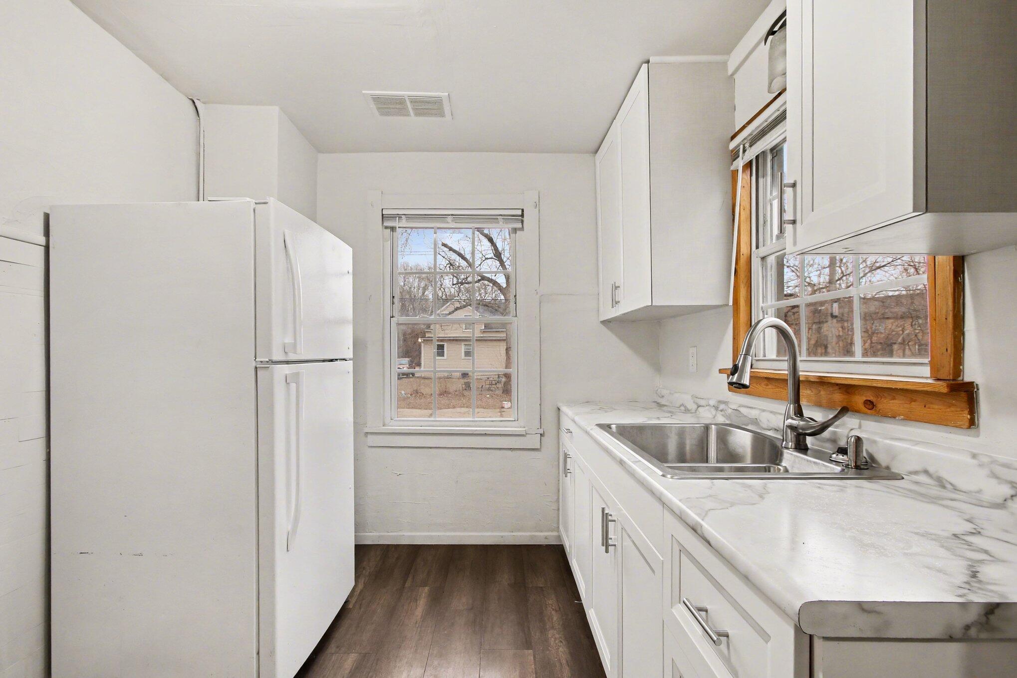 5901 Columbia Avenue