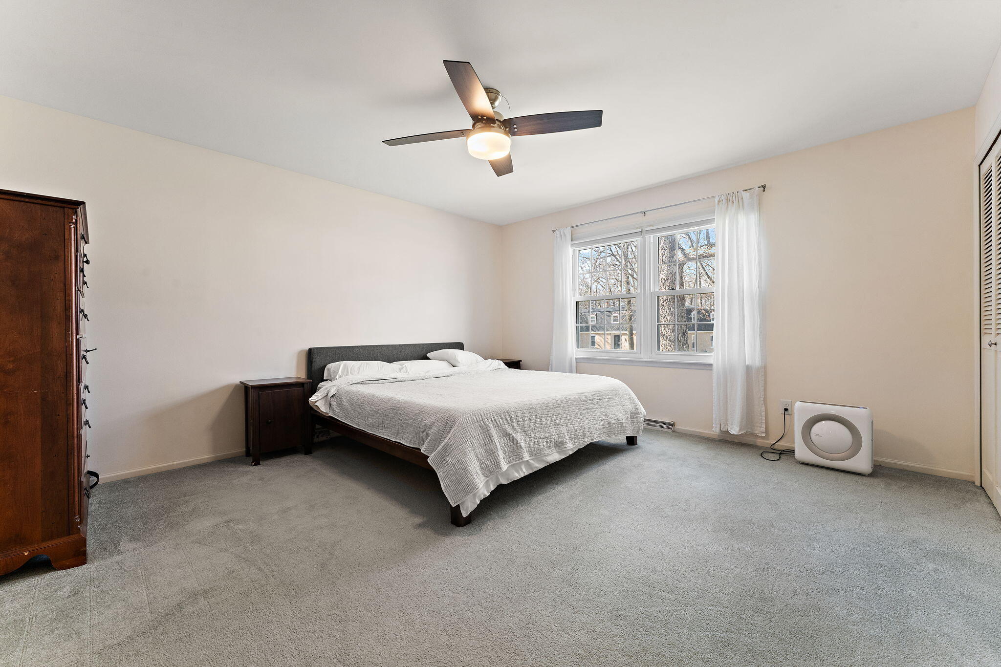 4002 Sleighbell Lane