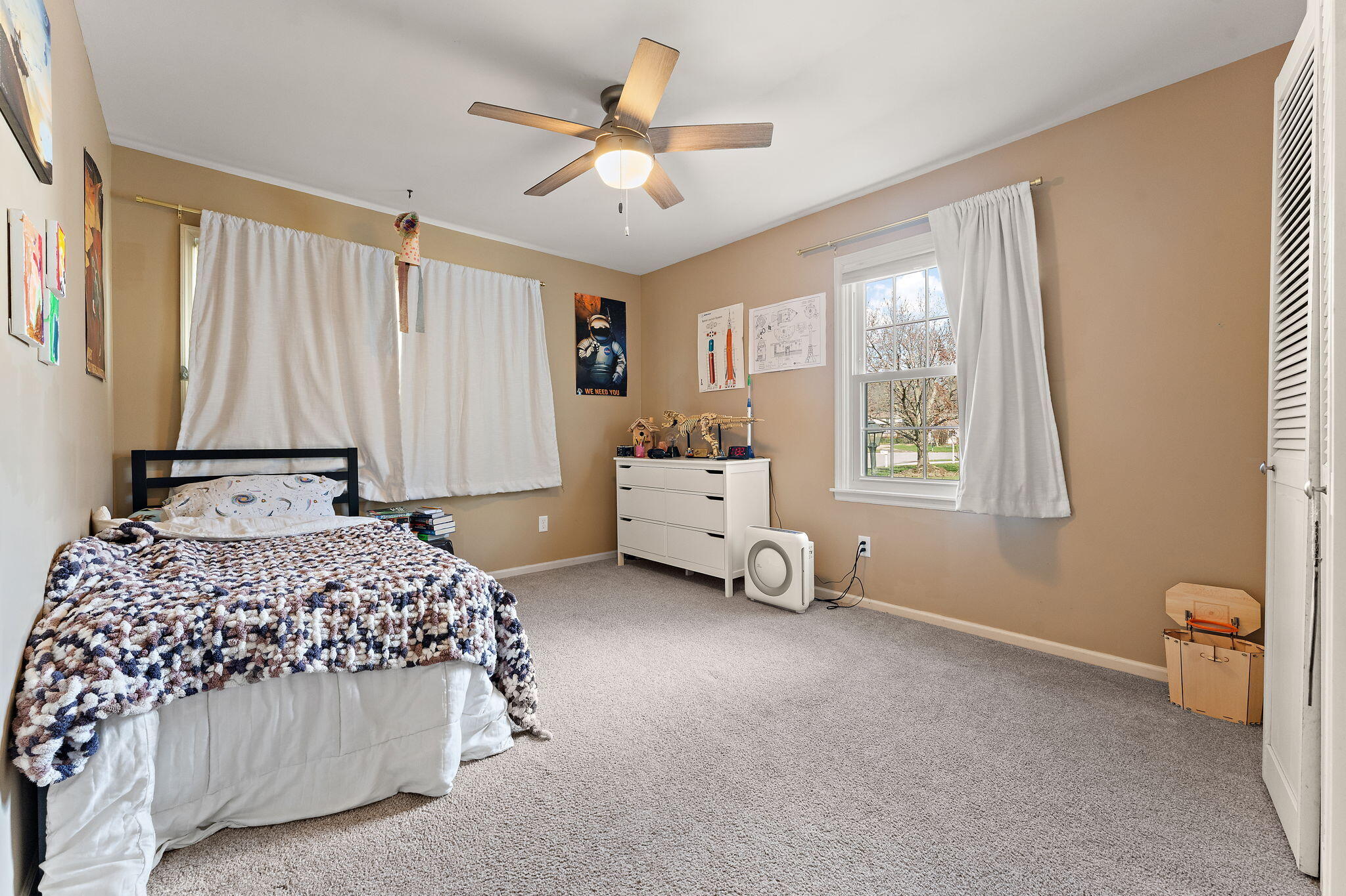 4002 Sleighbell Lane