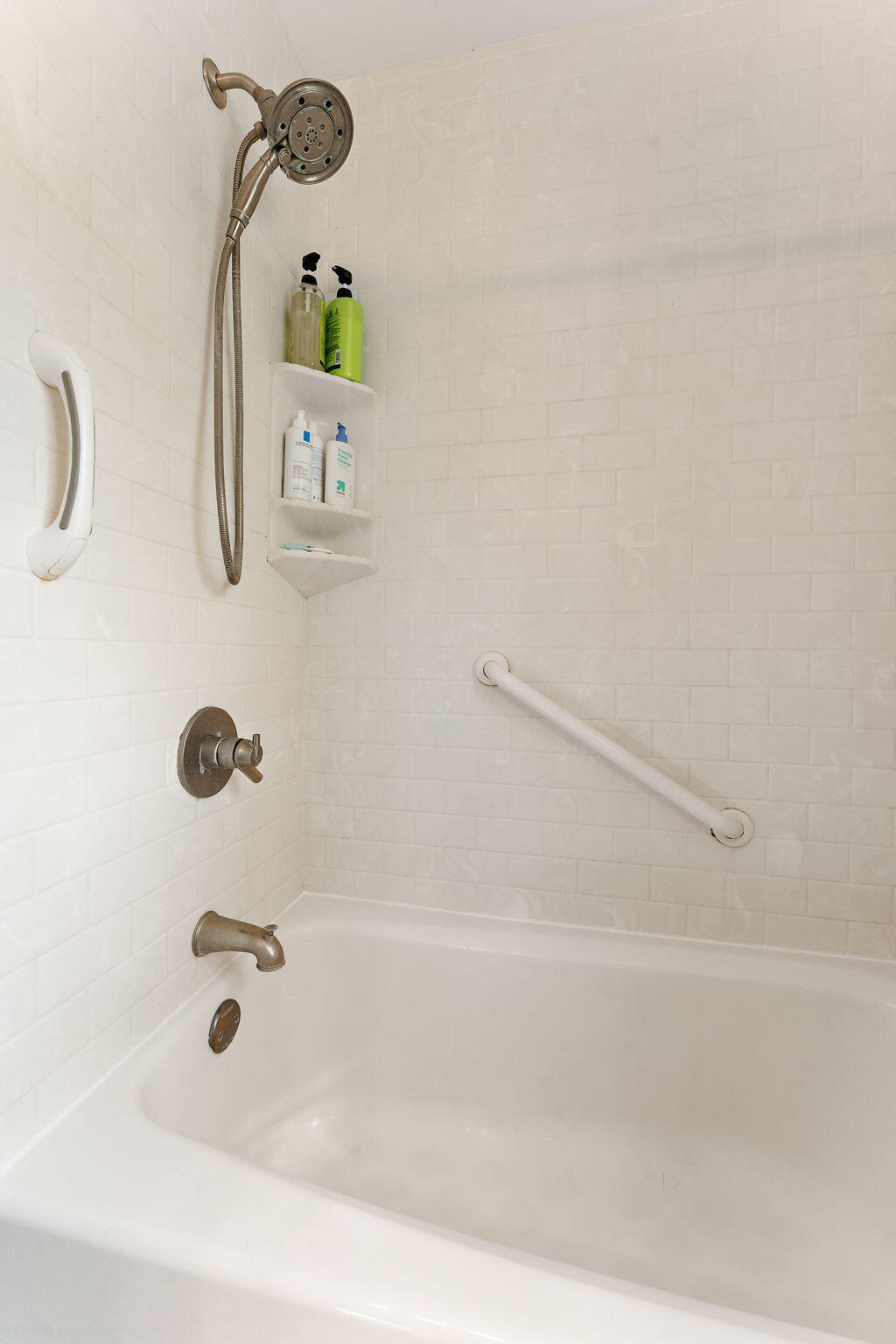 4002 Sleighbell Lane