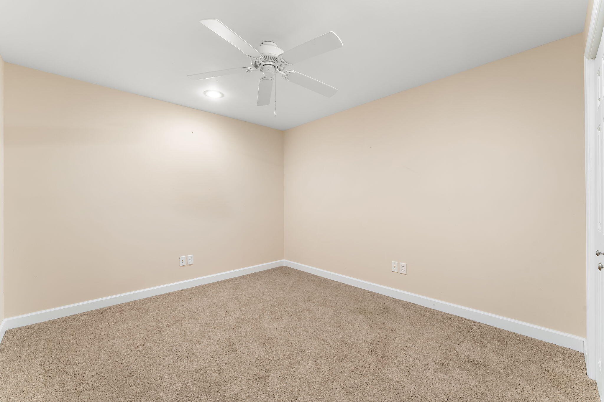 228 W Papillon Drive