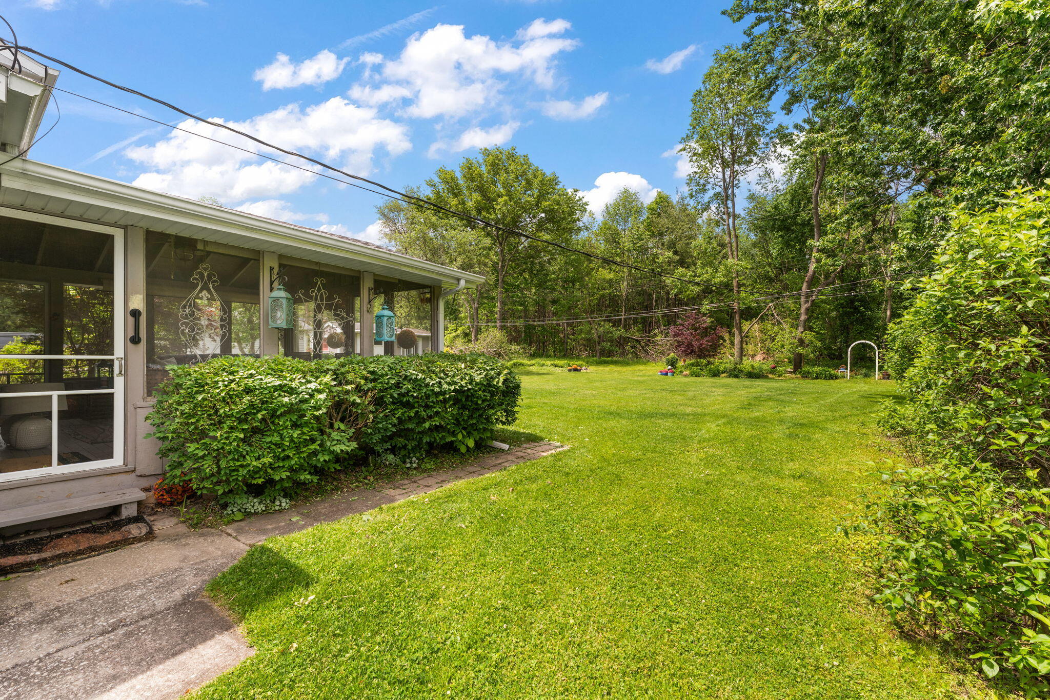 2605 Thomas Road