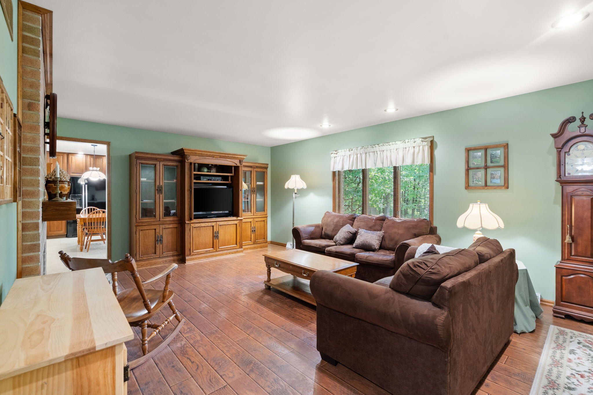 130 Woodland Hickory Court