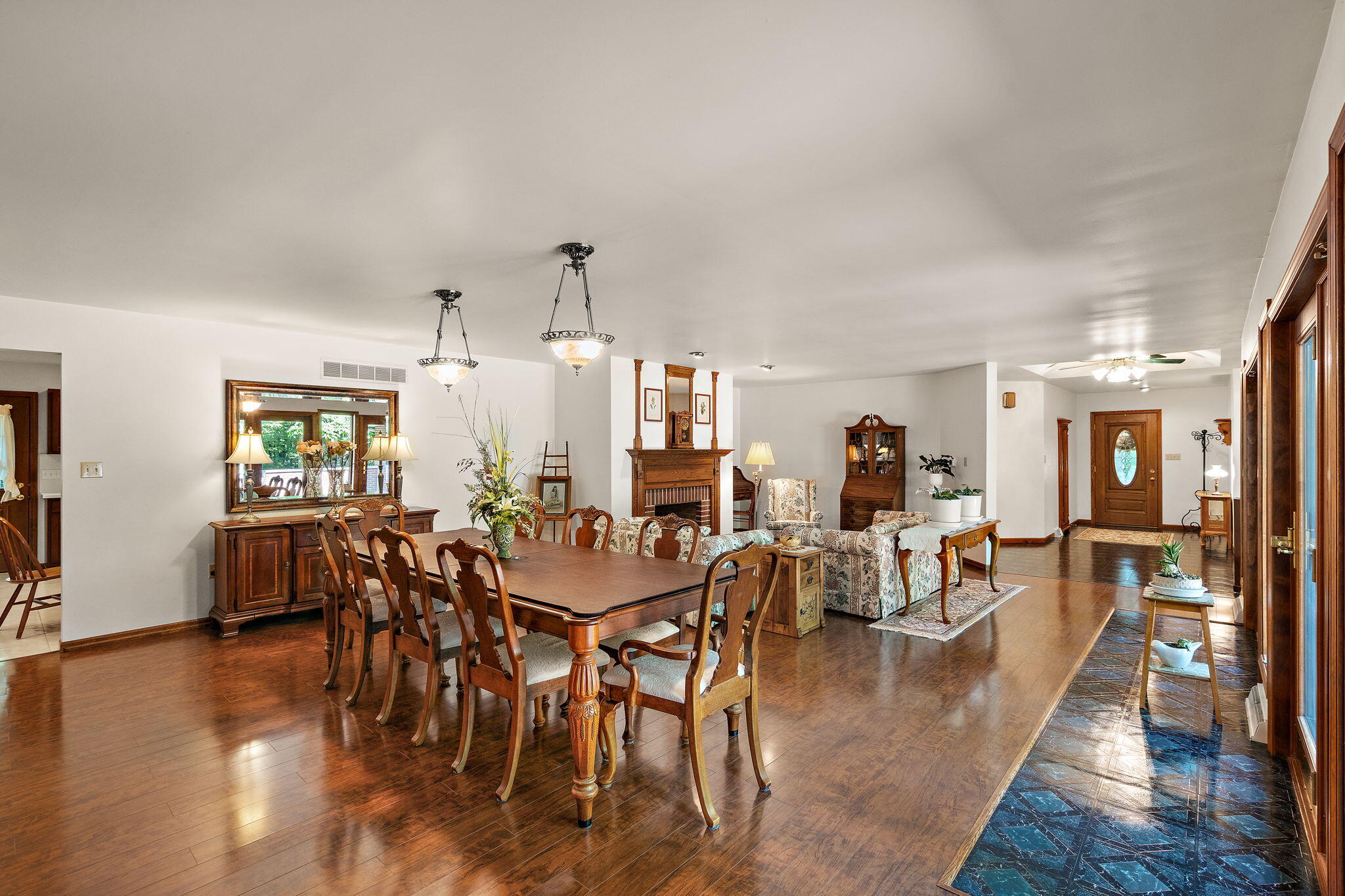 130 Woodland Hickory Court