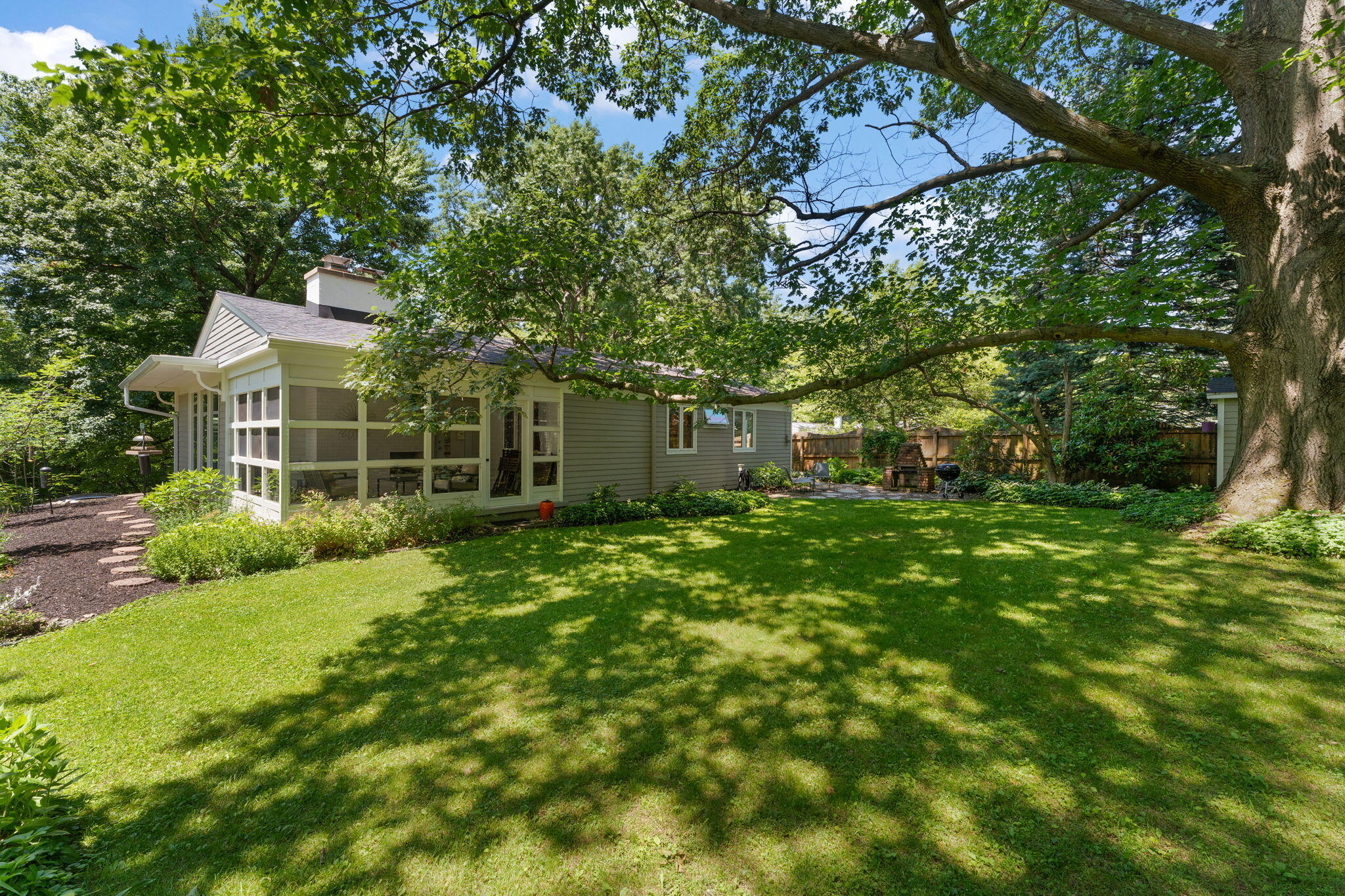 1412 Del Vista Drive