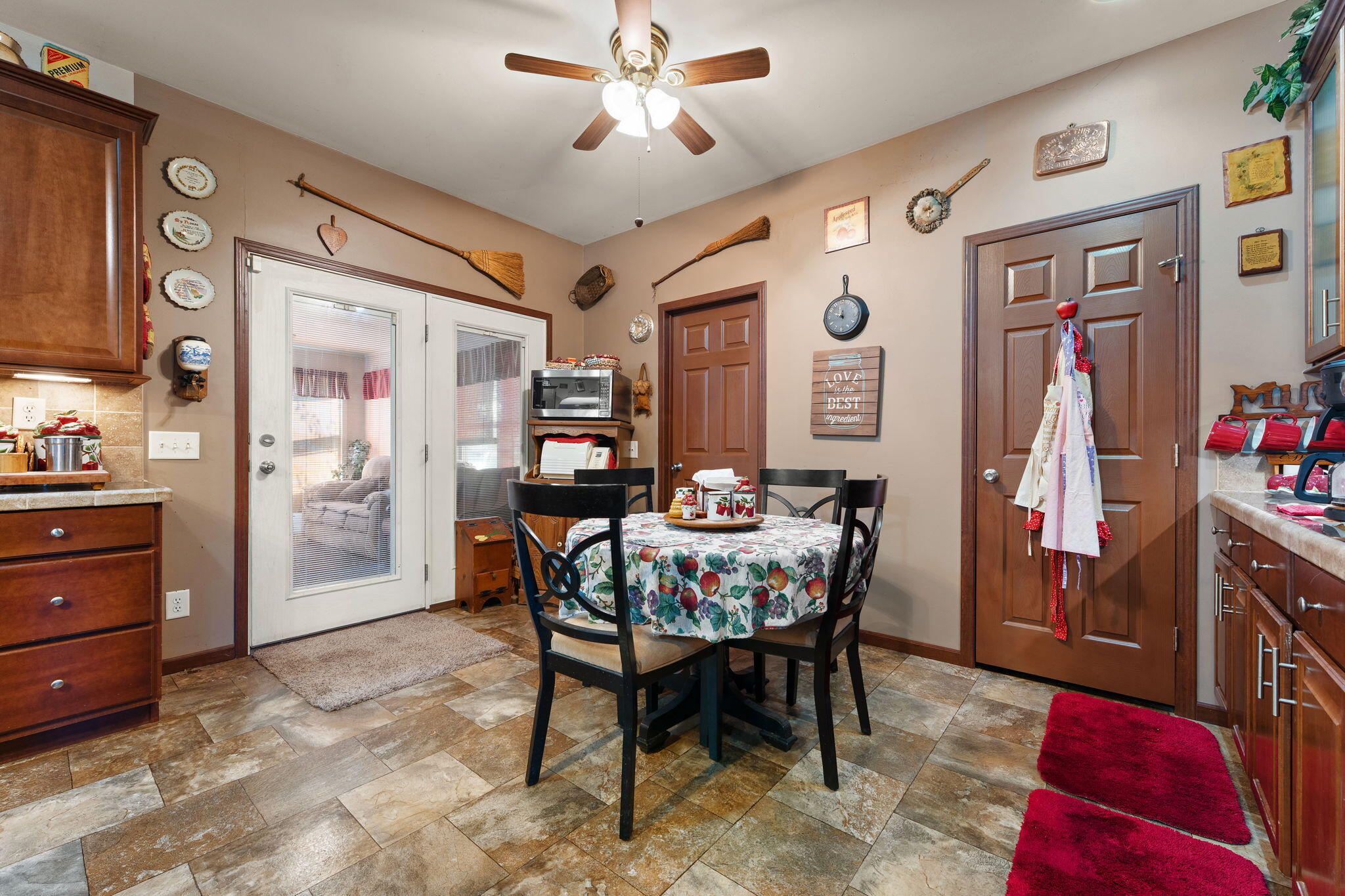 6 S Fish Lake Street