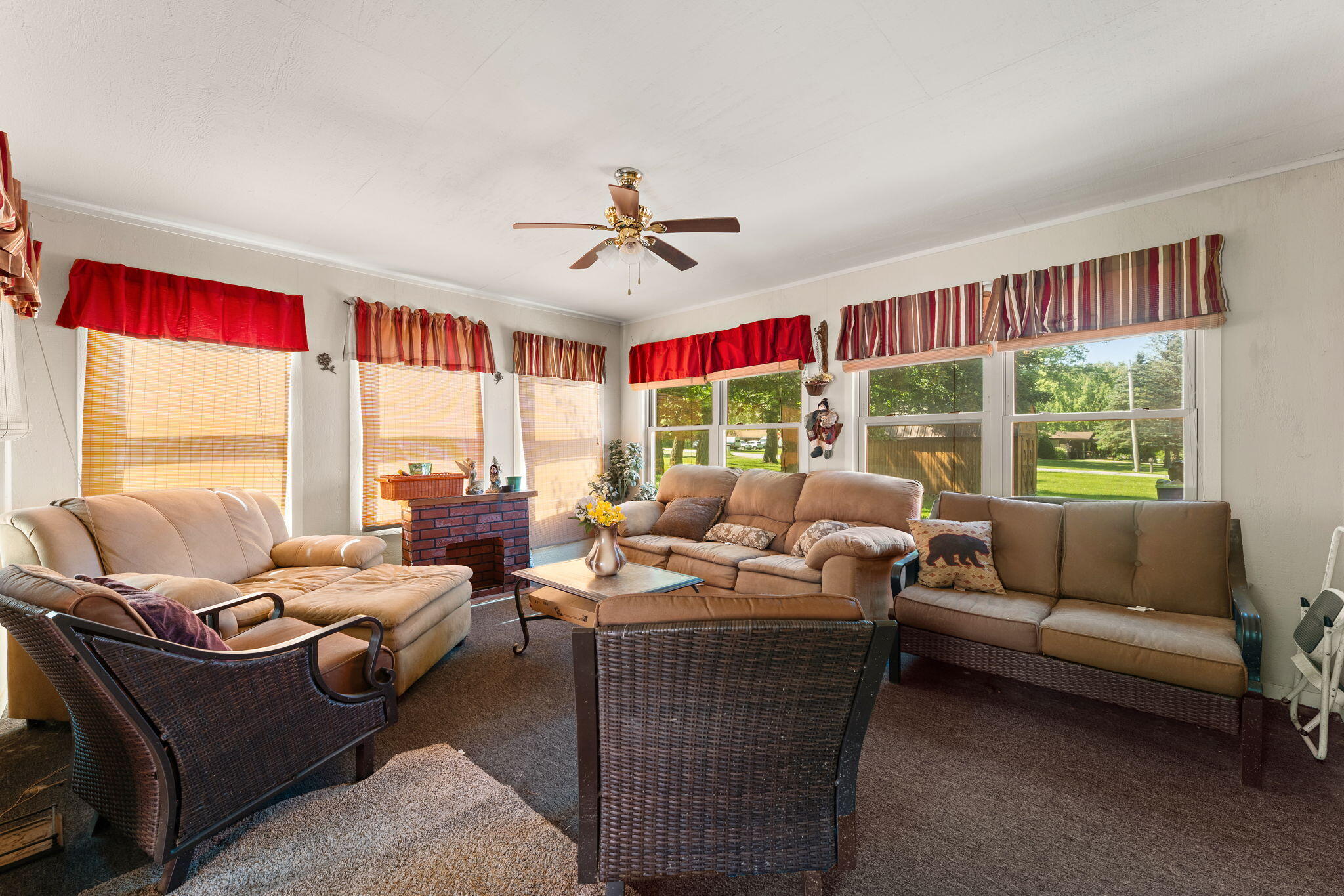 6 S Fish Lake Street
