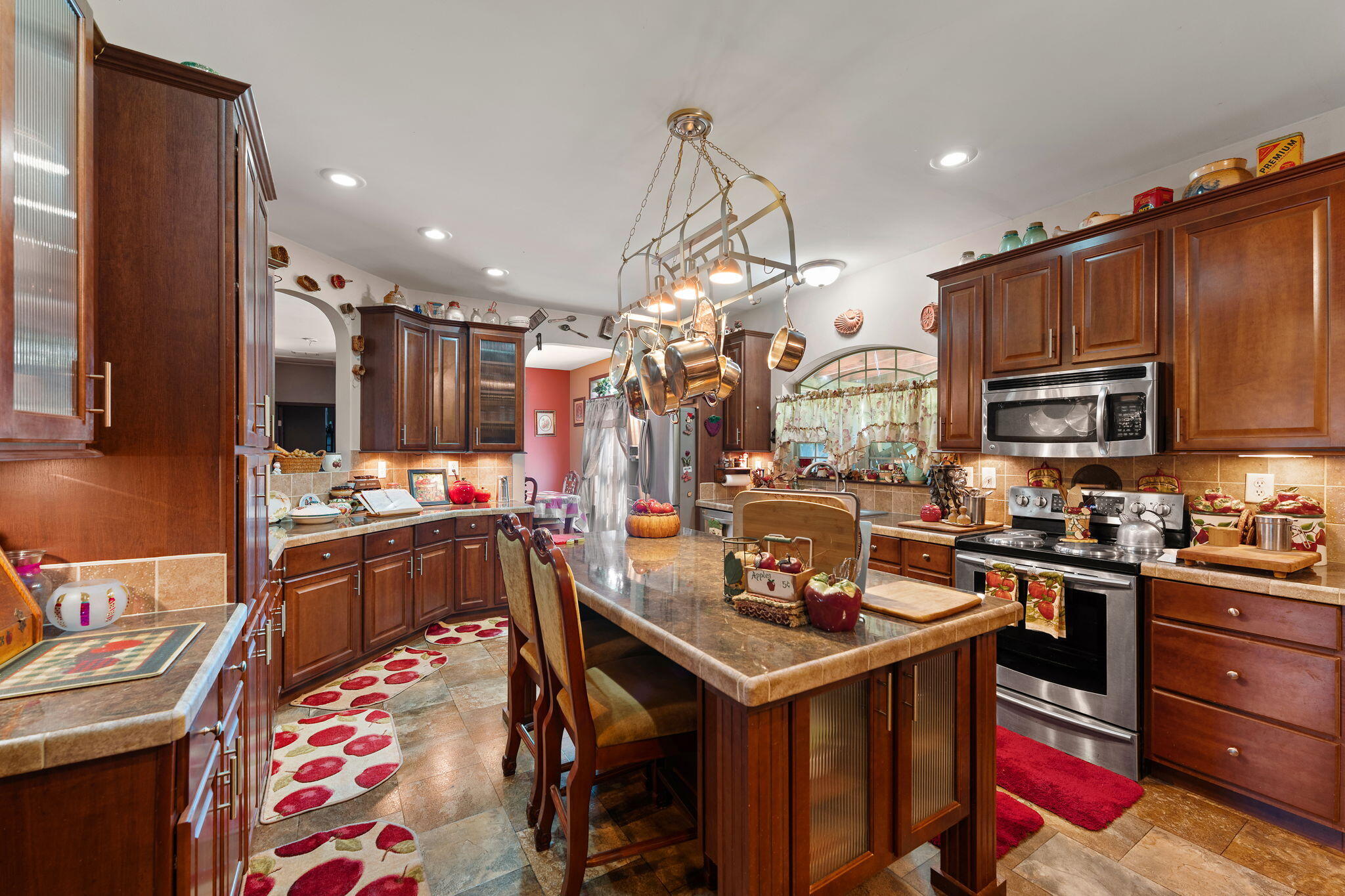 6 S Fish Lake Street