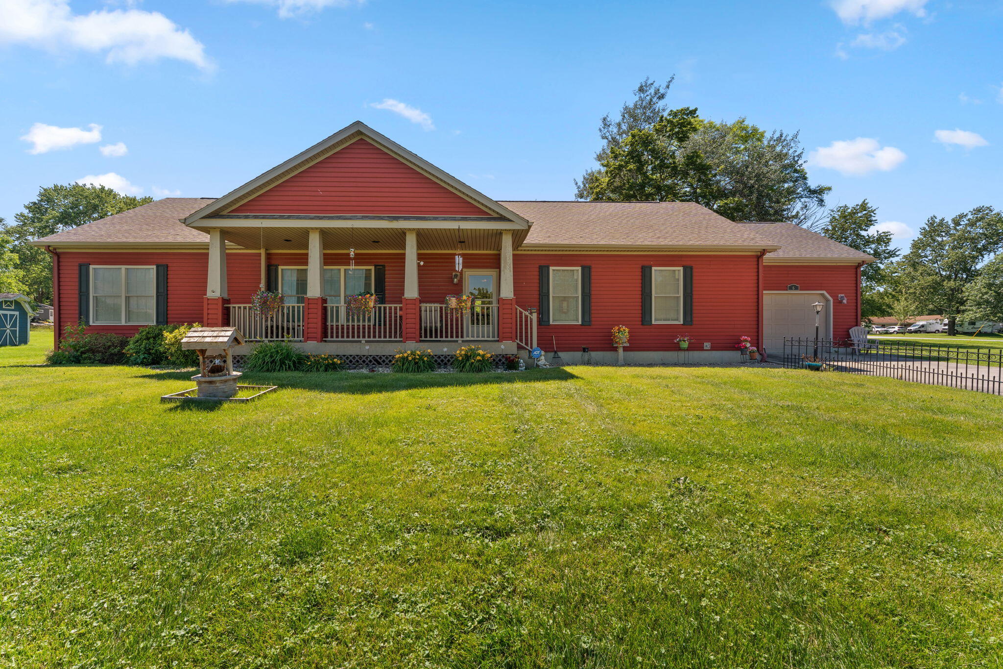 6 S Fish Lake Street