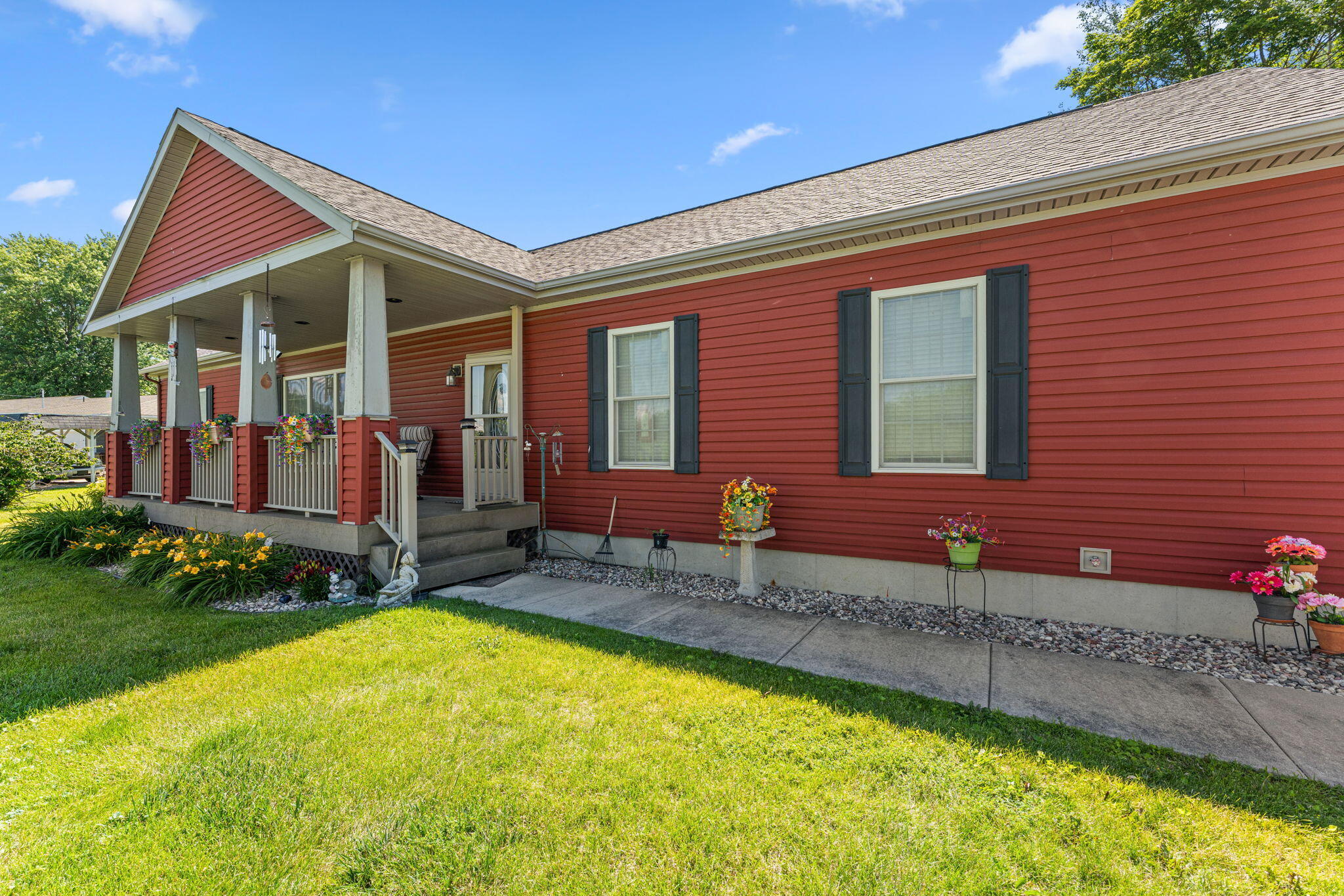 6 S Fish Lake Street