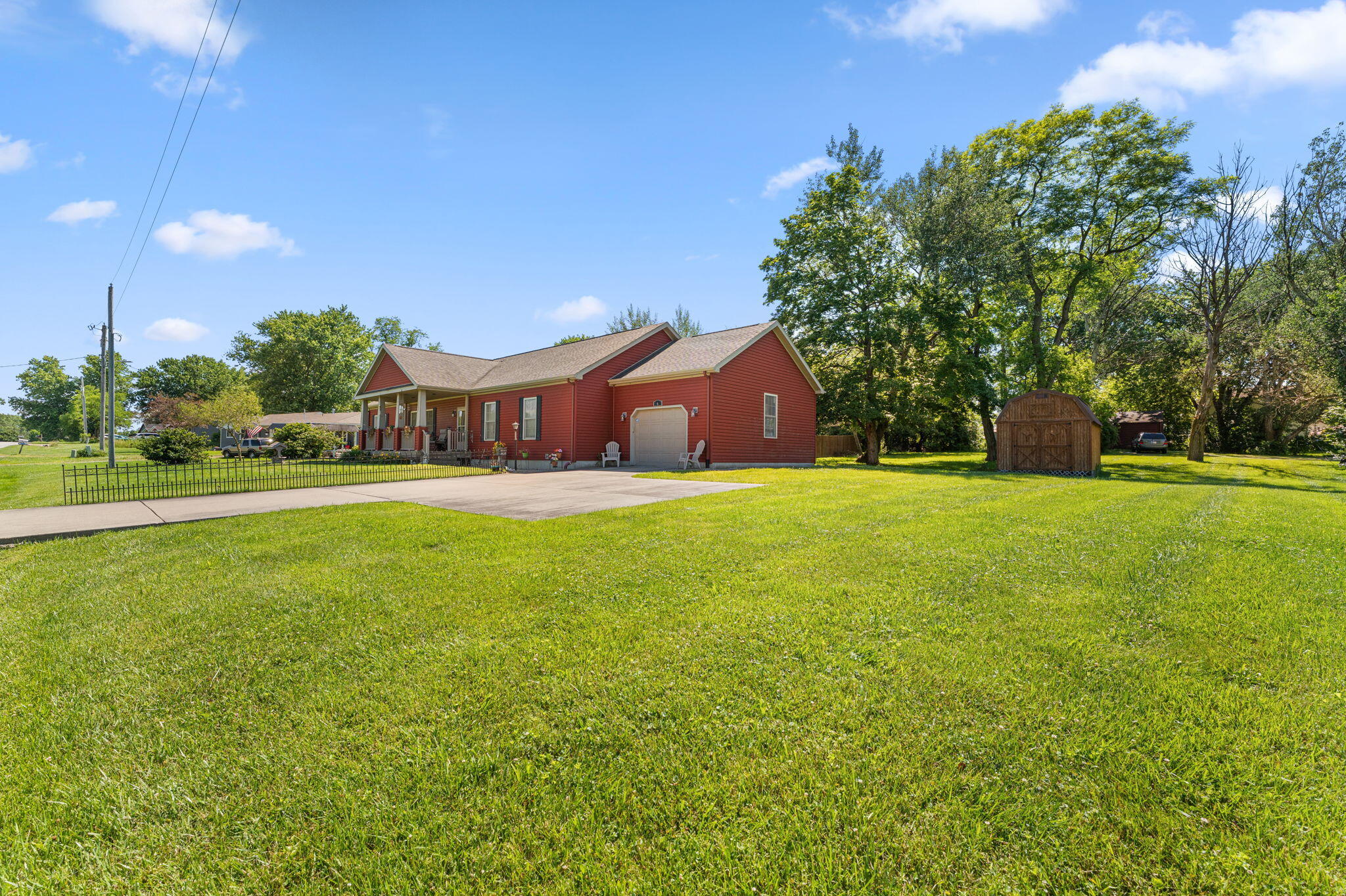 6 S Fish Lake Street