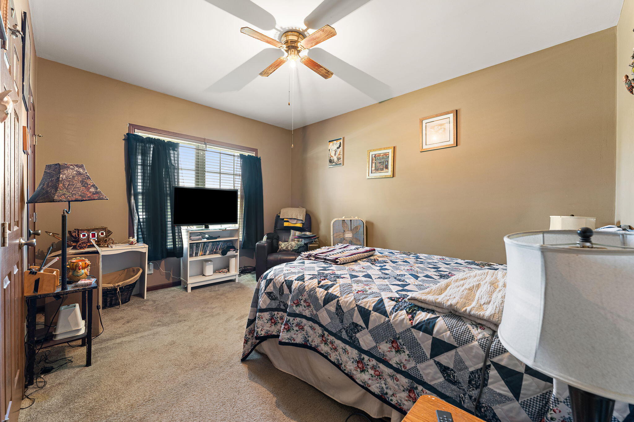 6 S Fish Lake Street