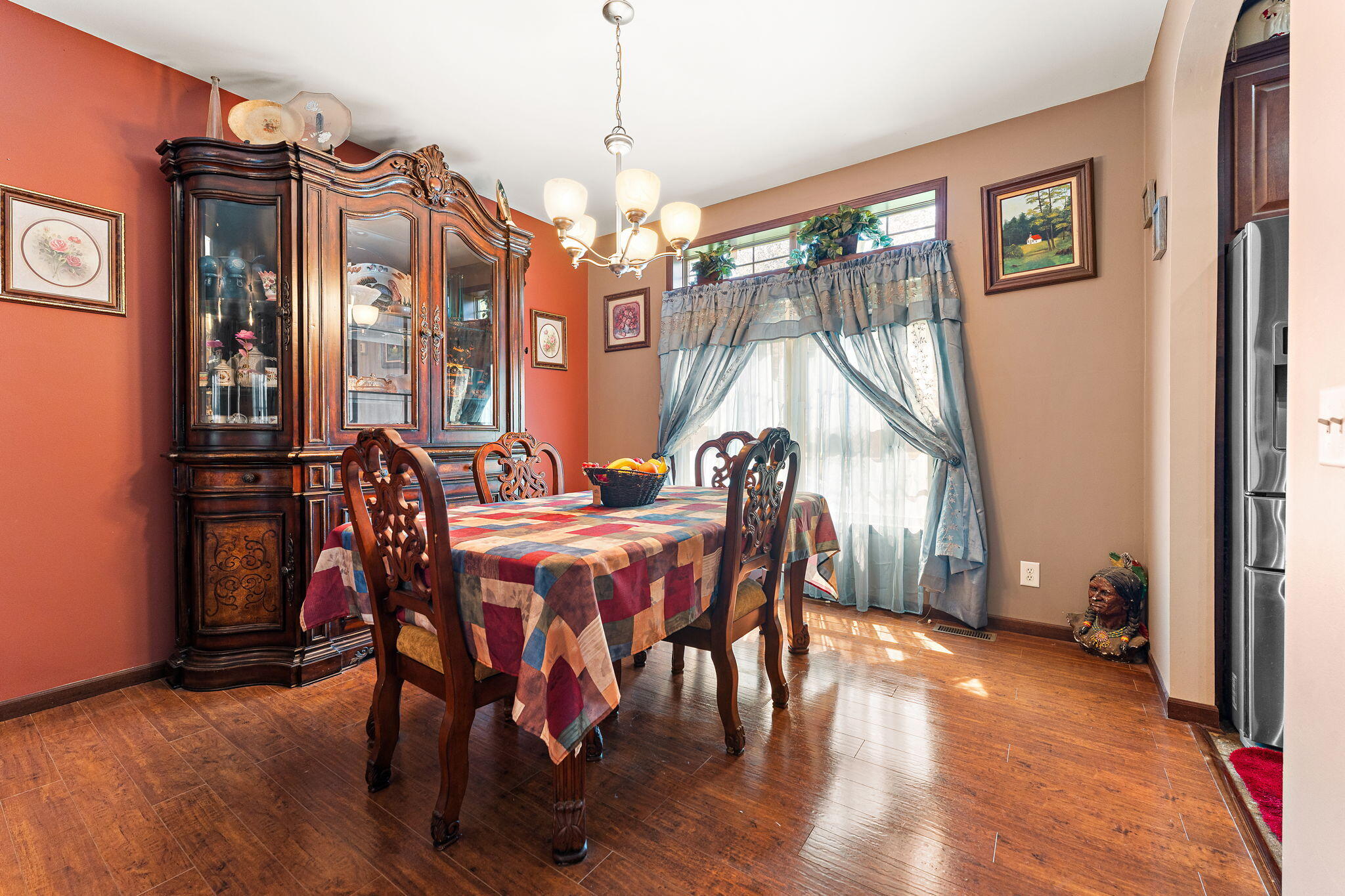 6 S Fish Lake Street