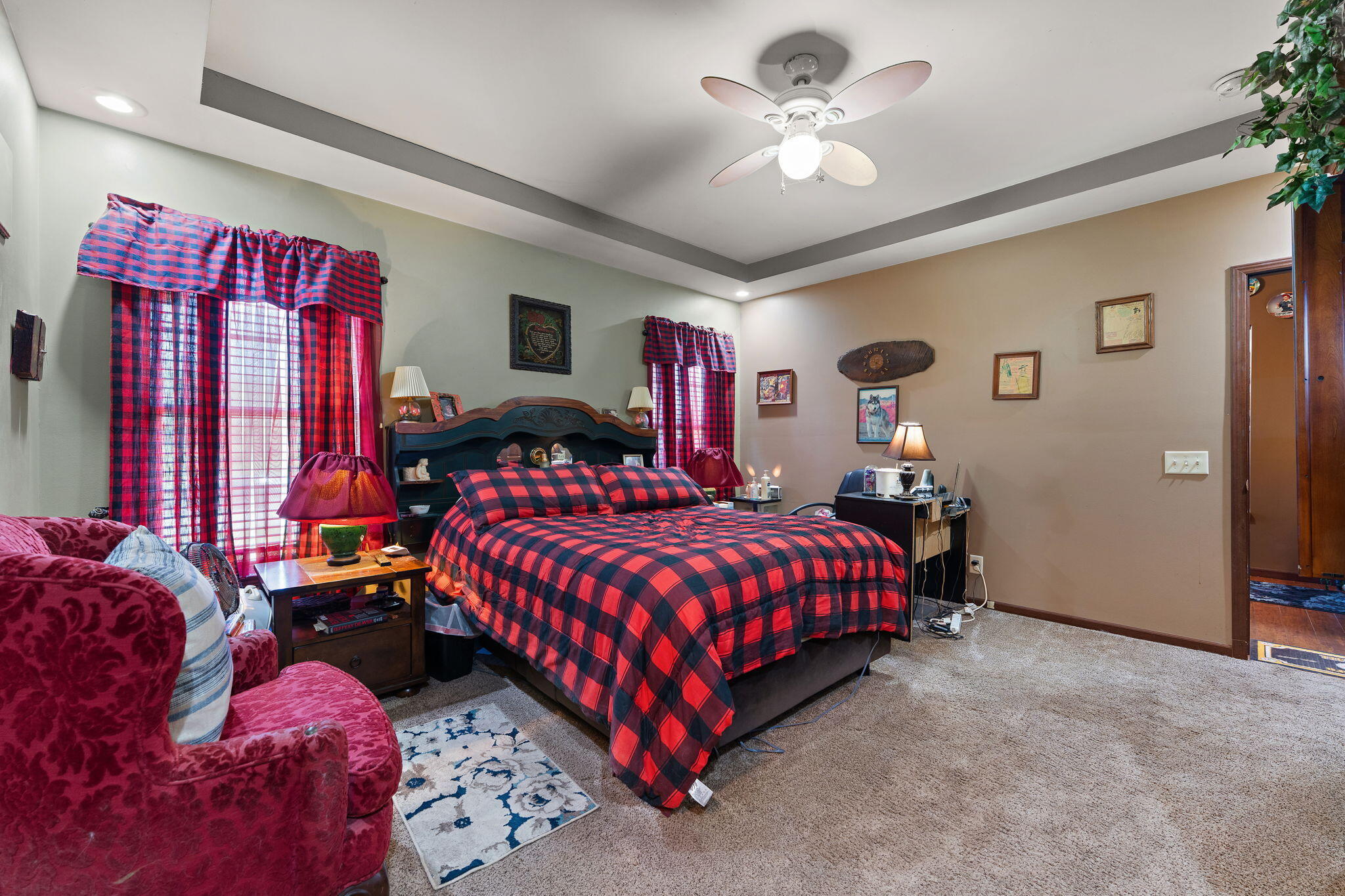 6 S Fish Lake Street