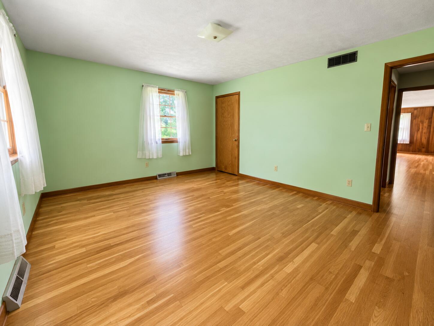 4126 E 31st Avenue Unit: Rr1