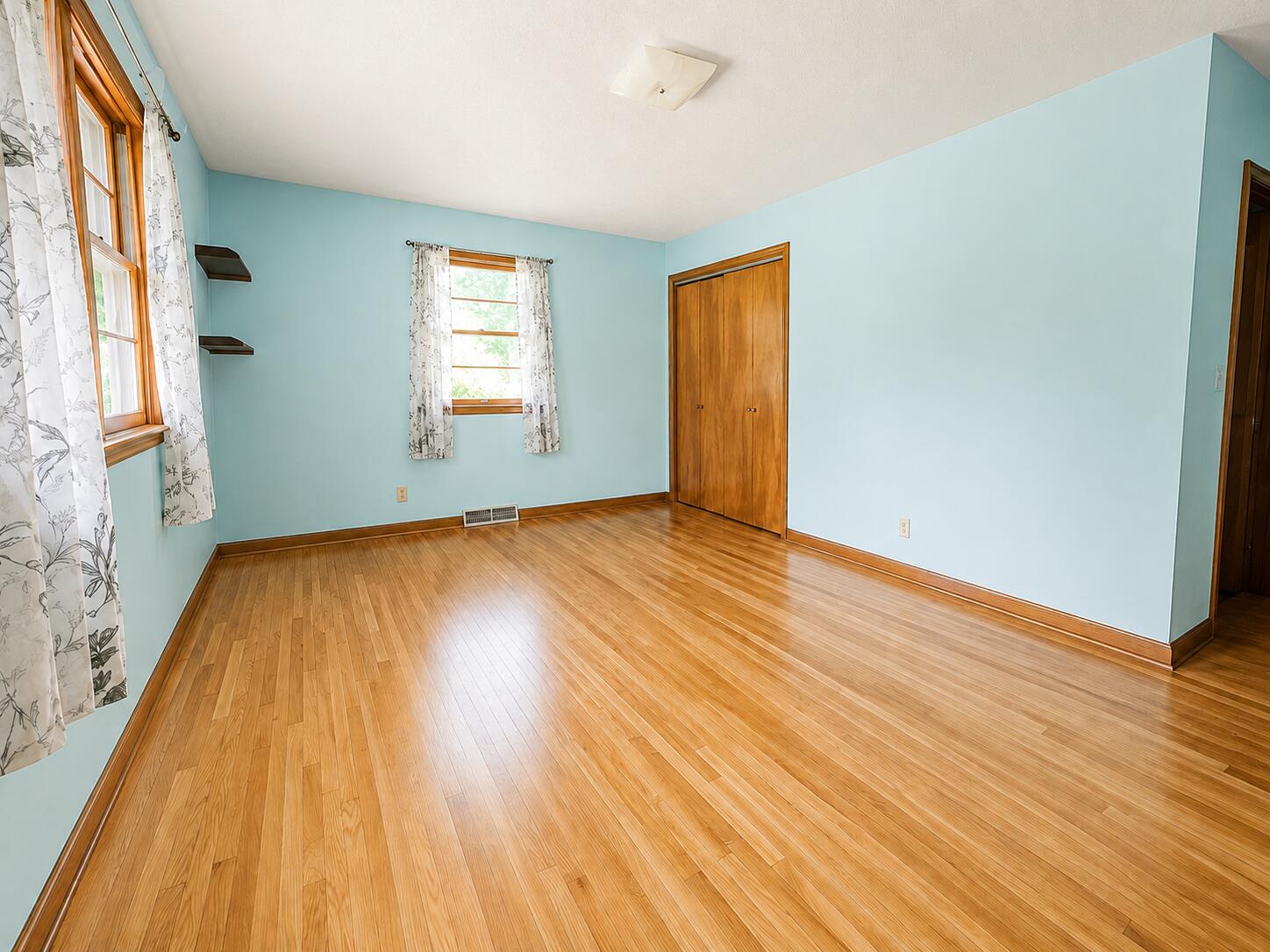 4126 E 31st Avenue Unit: Rr1