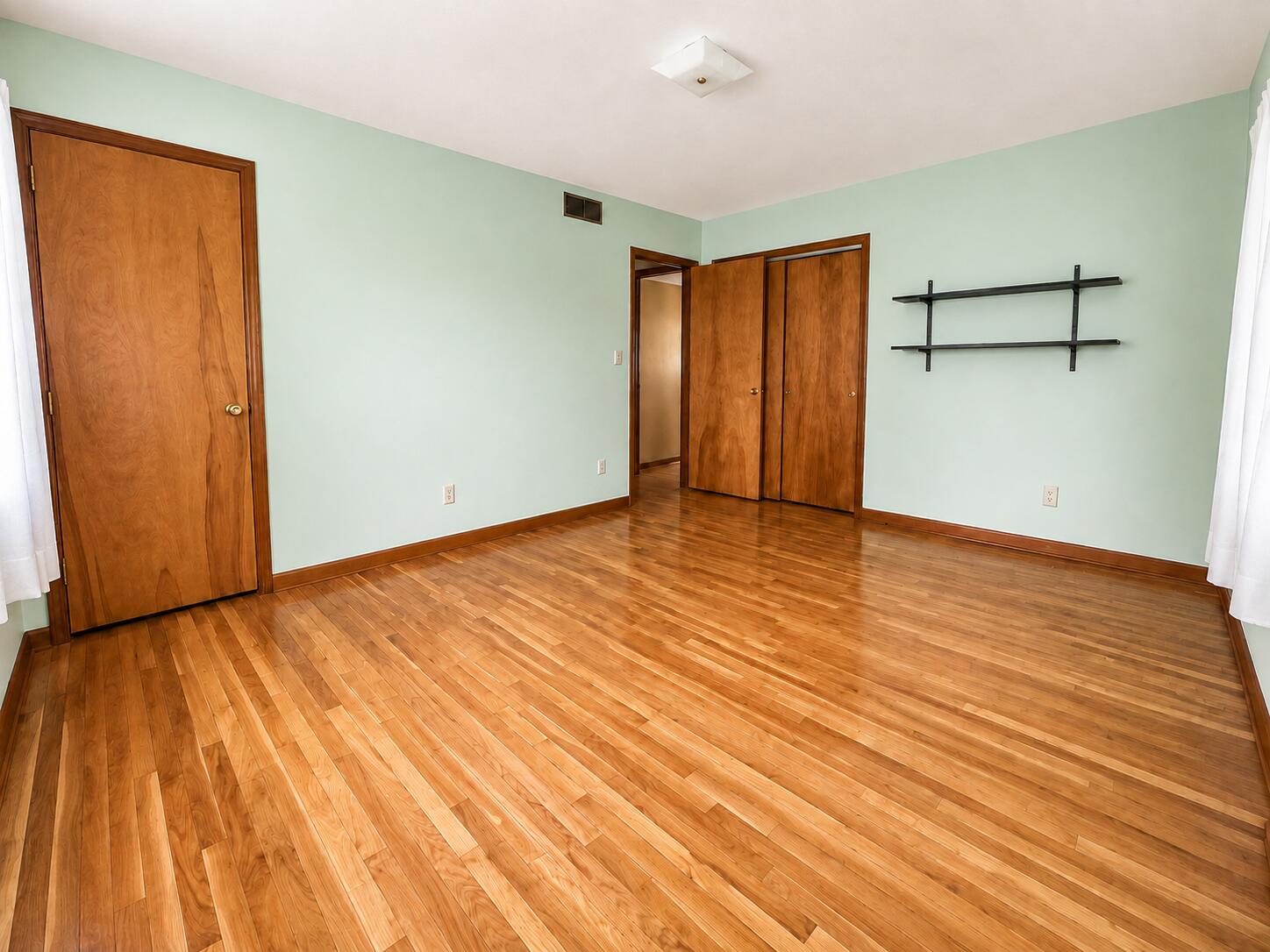 4126 E 31st Avenue Unit: Rr1