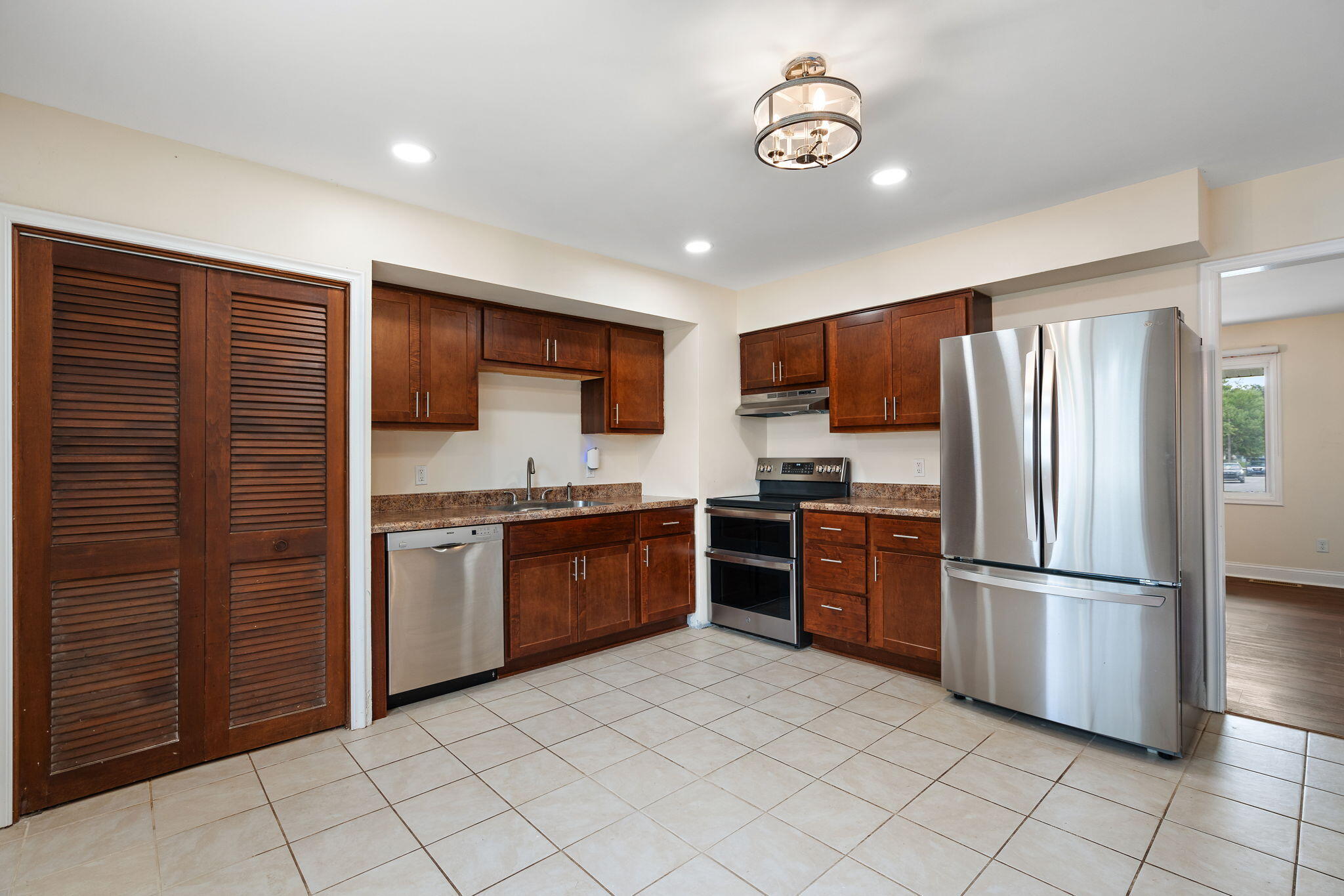 385 Riviera Court