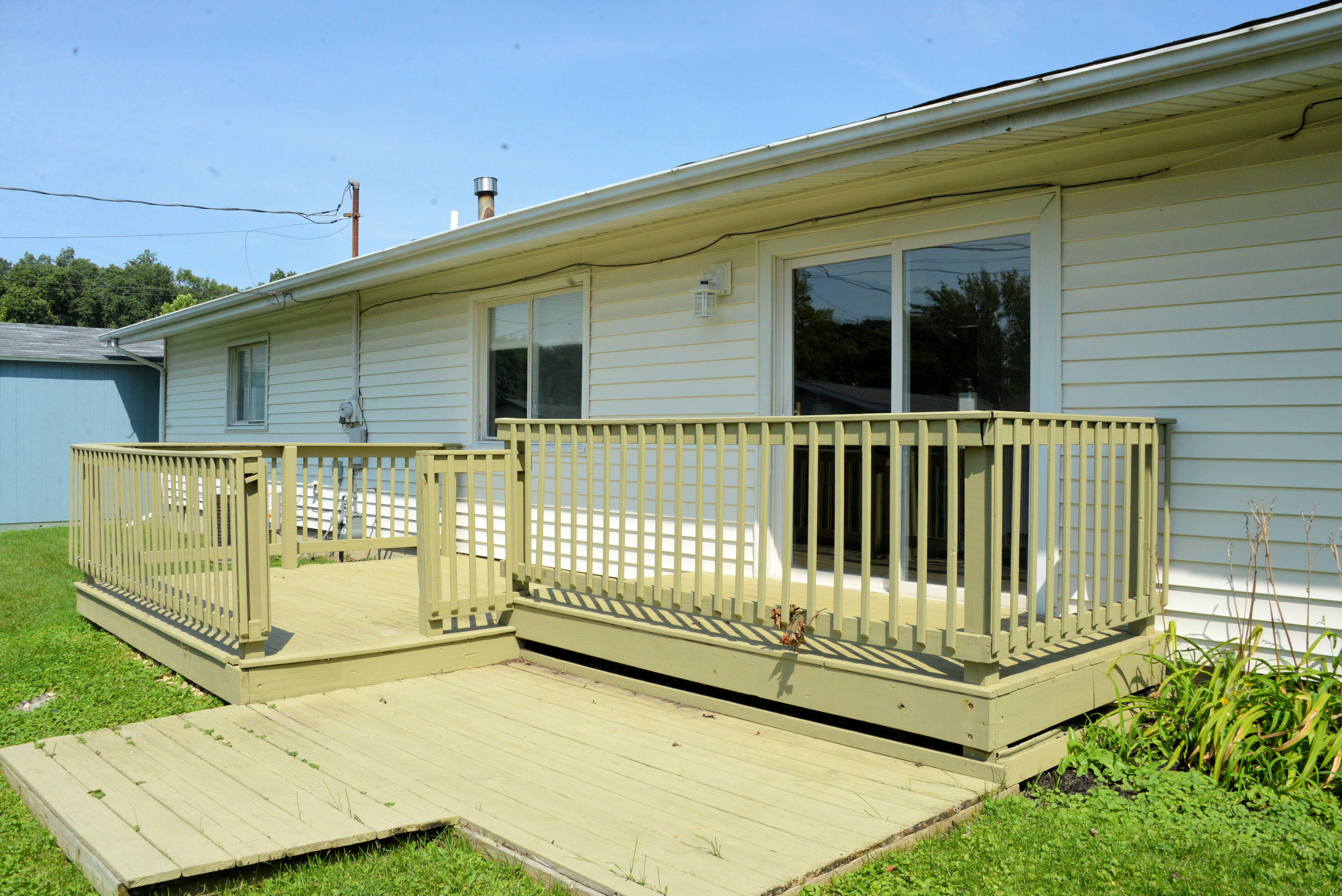 385 Riviera Court