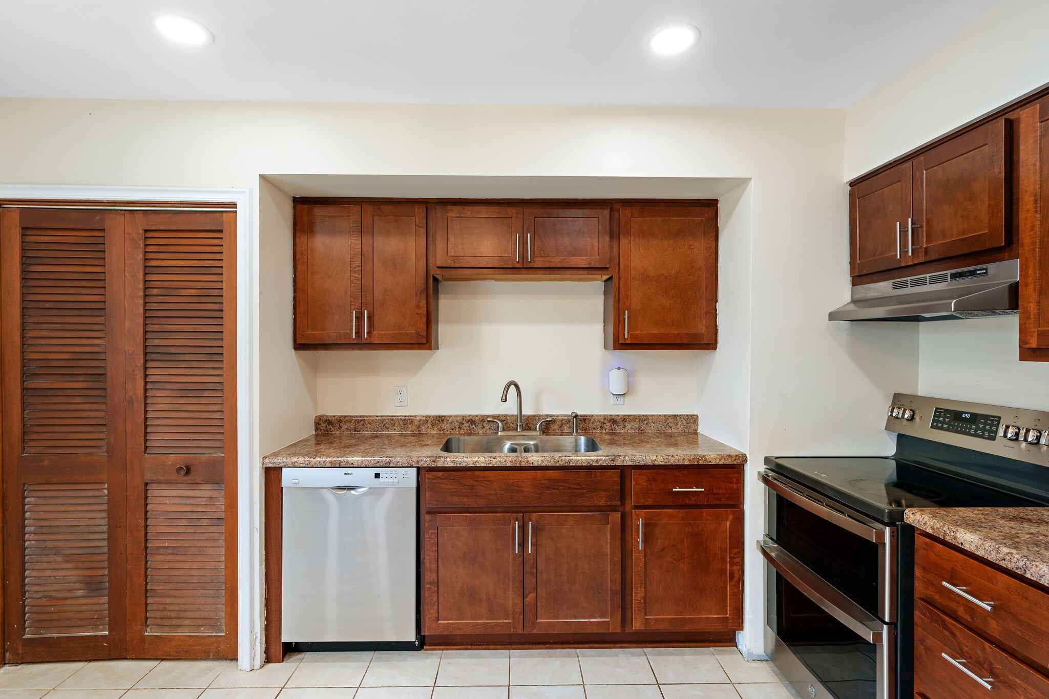 385 Riviera Court