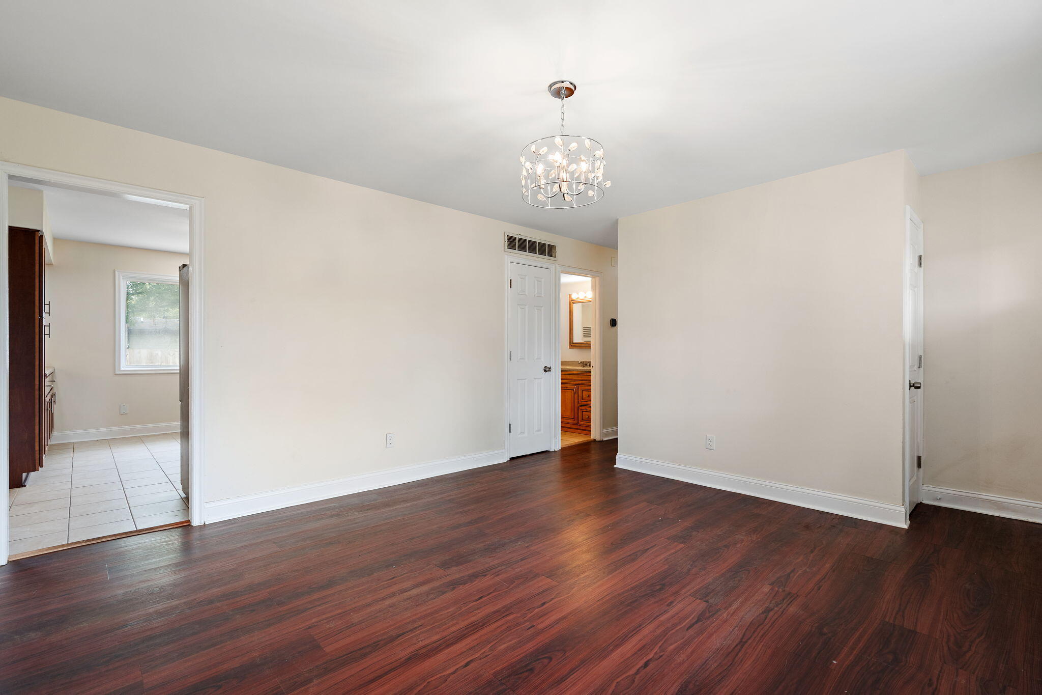 385 Riviera Court