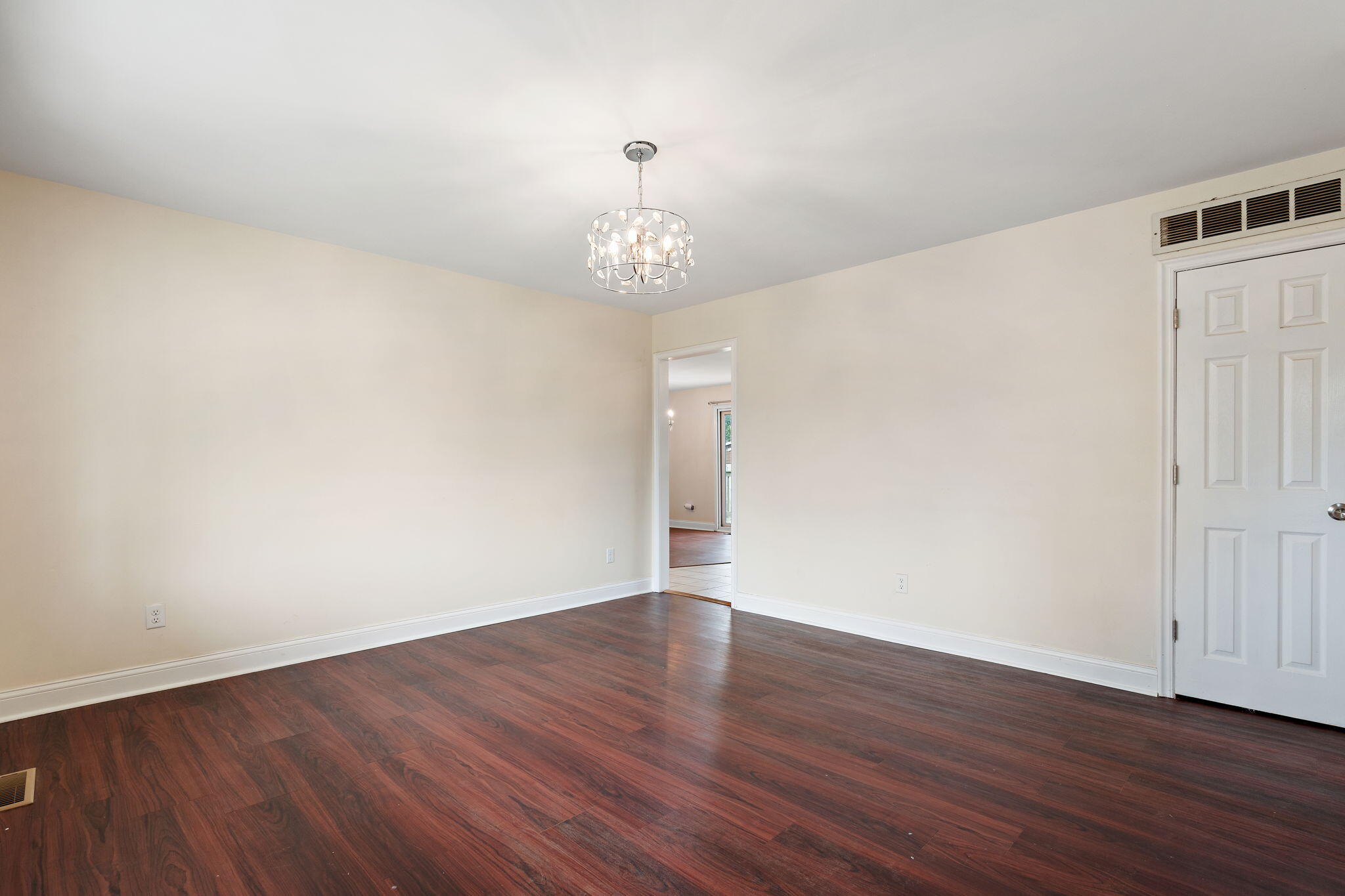 385 Riviera Court