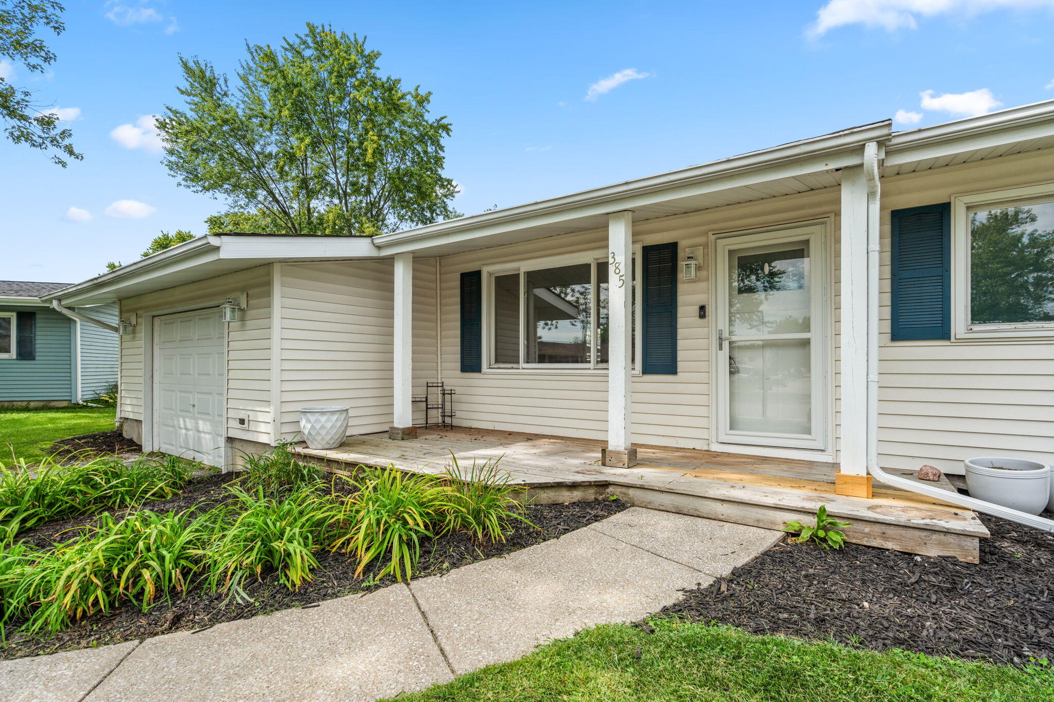 385 Riviera Court