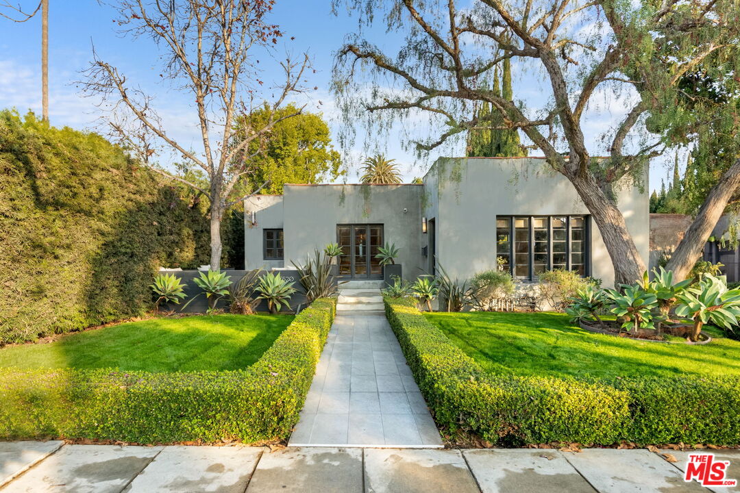 520 N Cahuenga Blvd