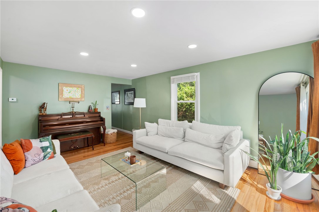32 Rowan Street