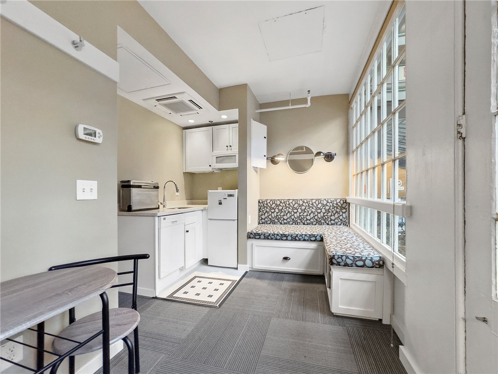 65 Weybosset Street 301