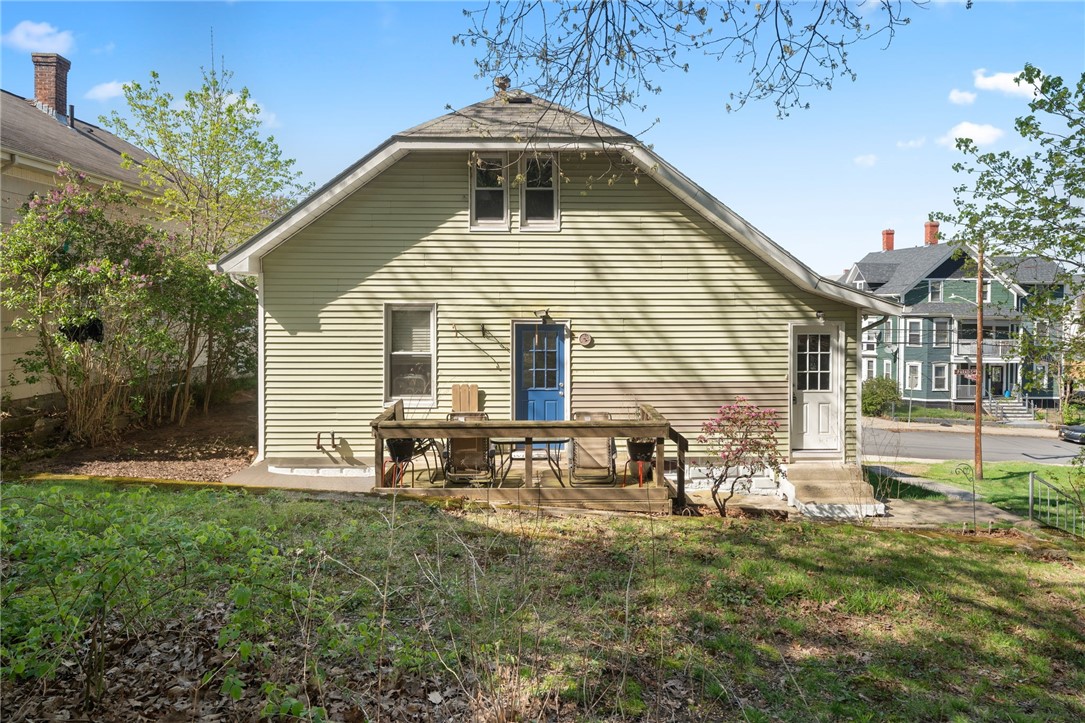 223 Paradis Avenue