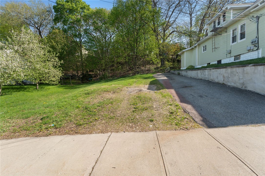 223 Paradis Avenue